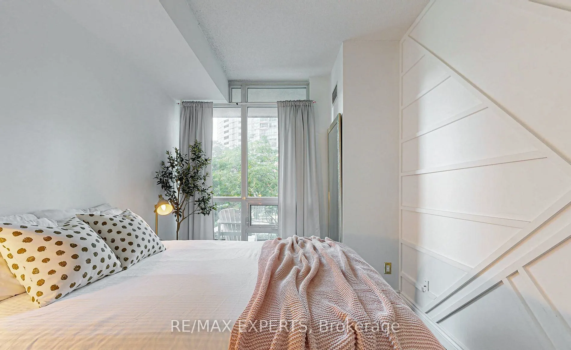 209 Fort York Boulevard #355