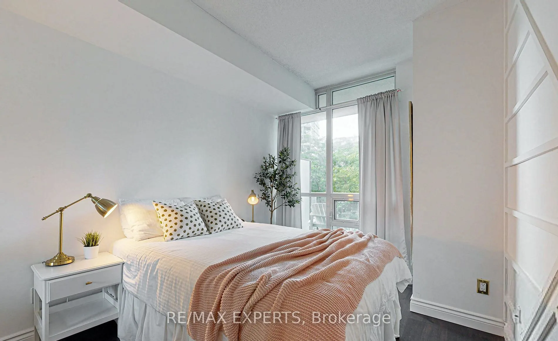 209 Fort York Boulevard #355