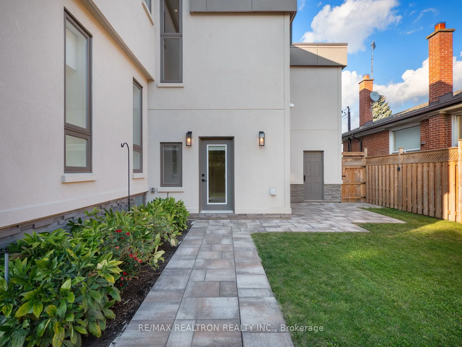 240 Maxwell Street