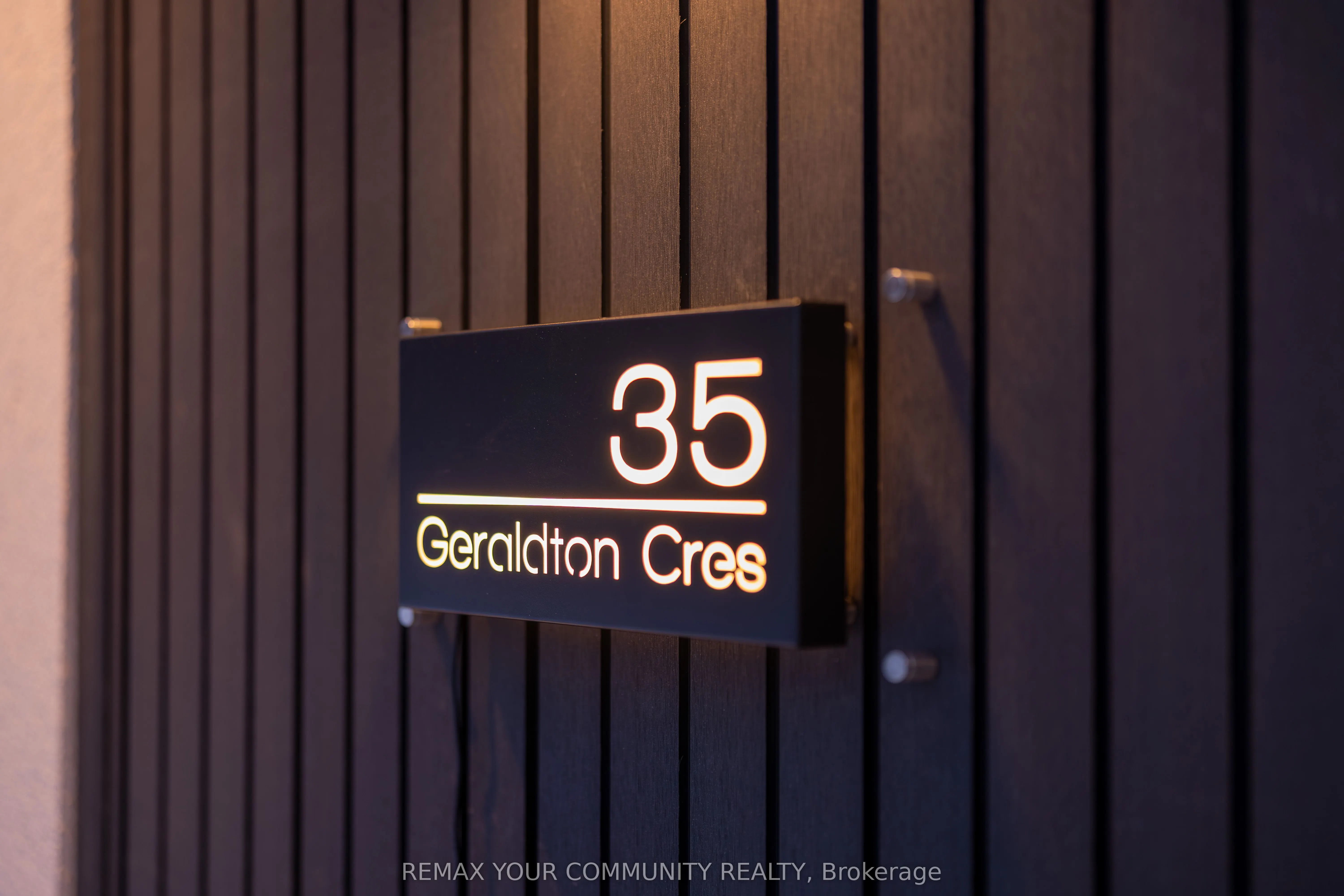 35 Geraldton Crescent