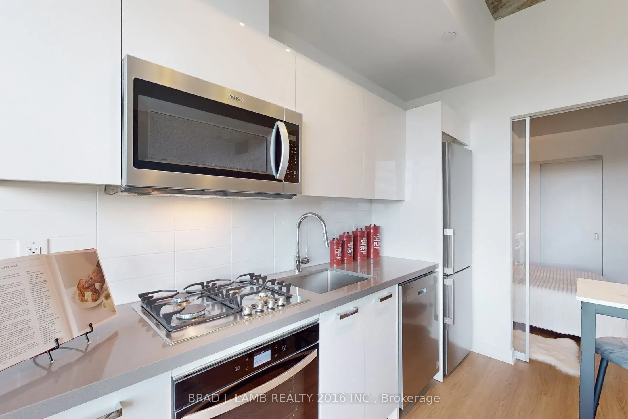 195 McCaul Street #705