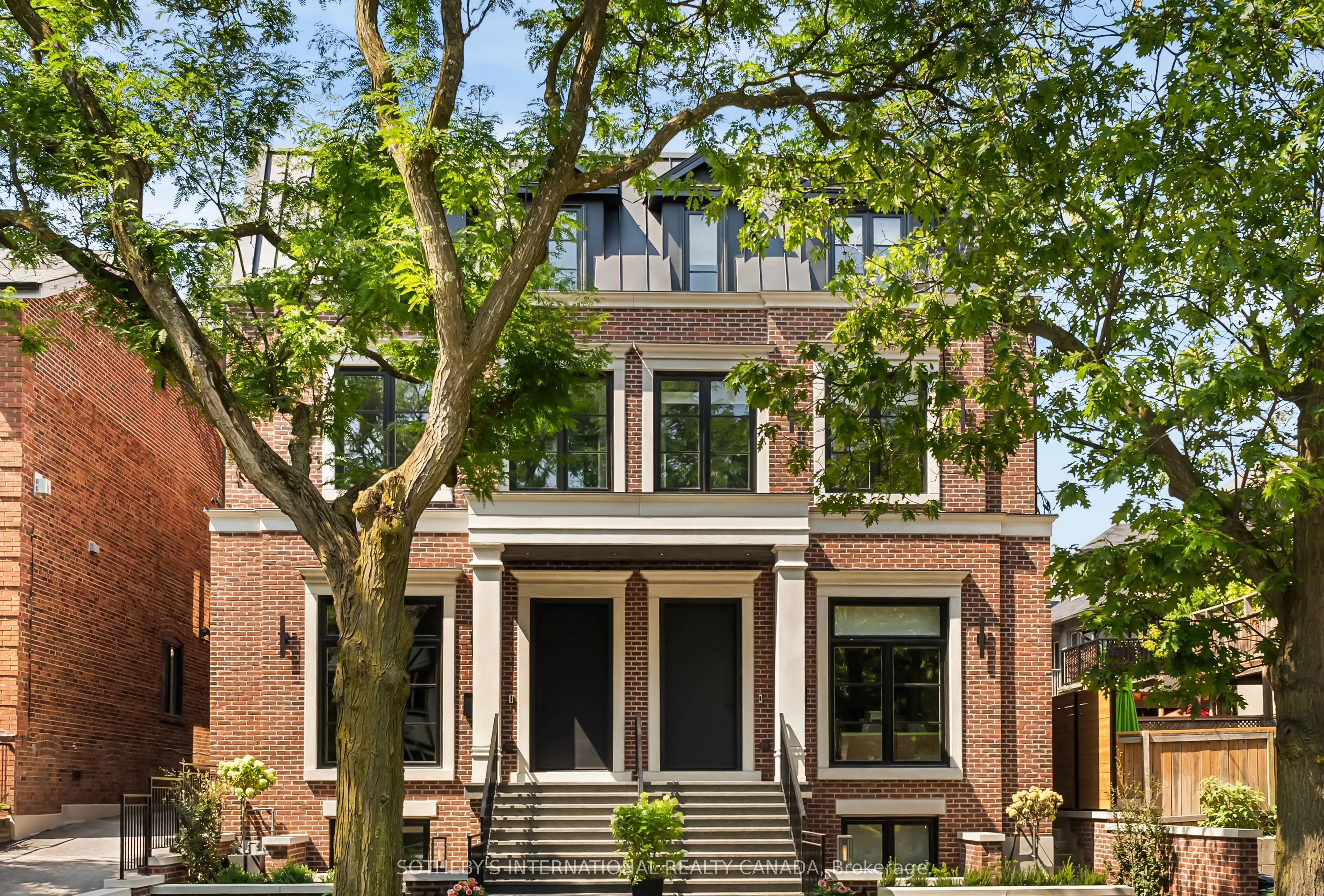734 Avenue Road