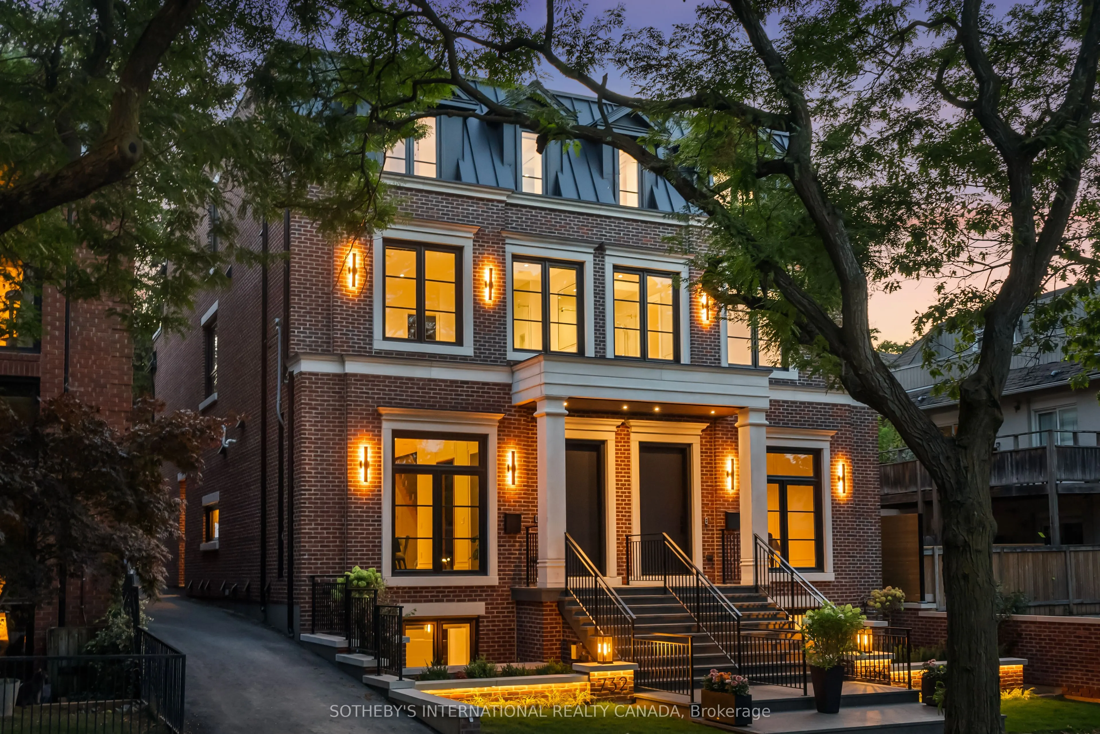 734 Avenue Road