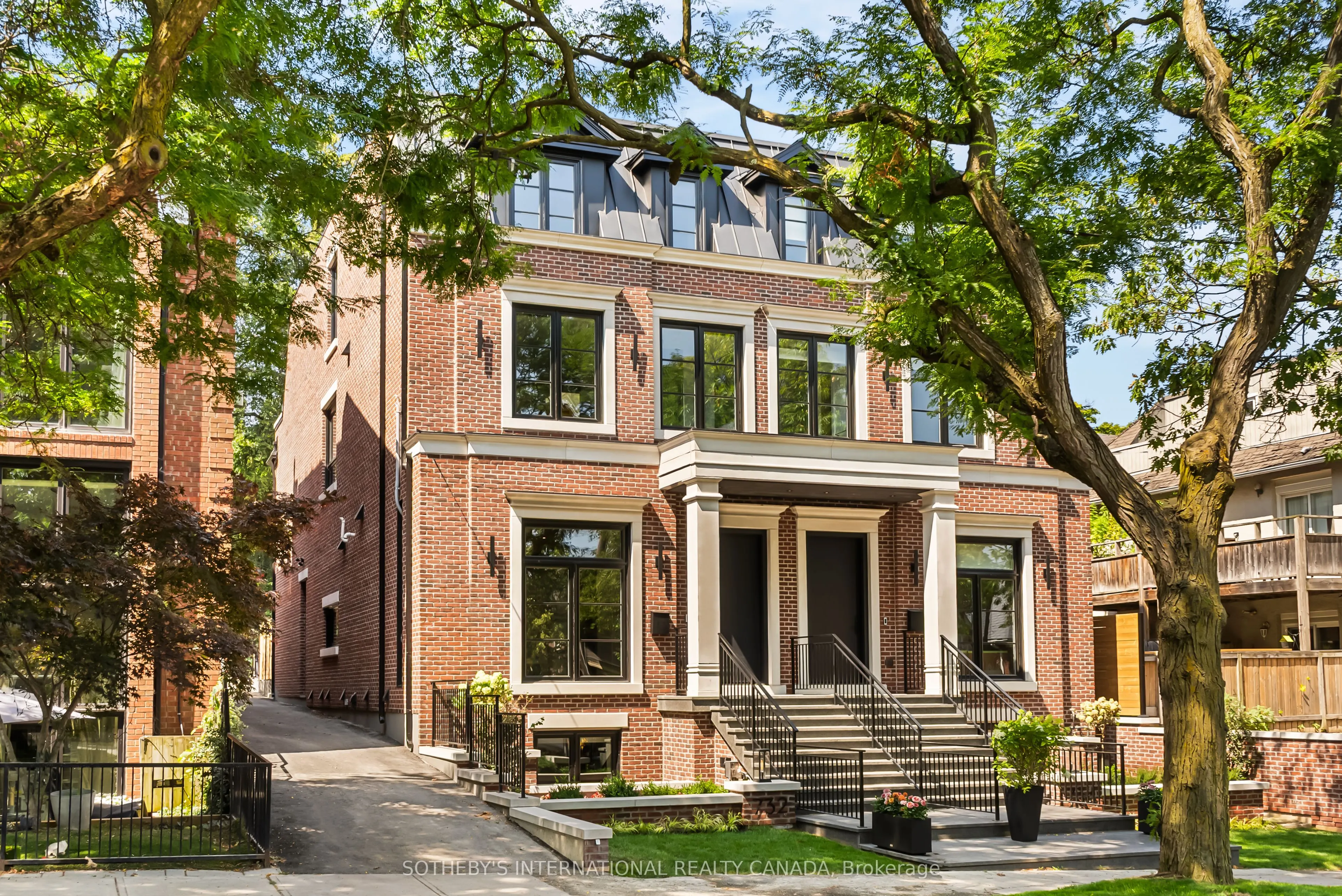 734 Avenue Road