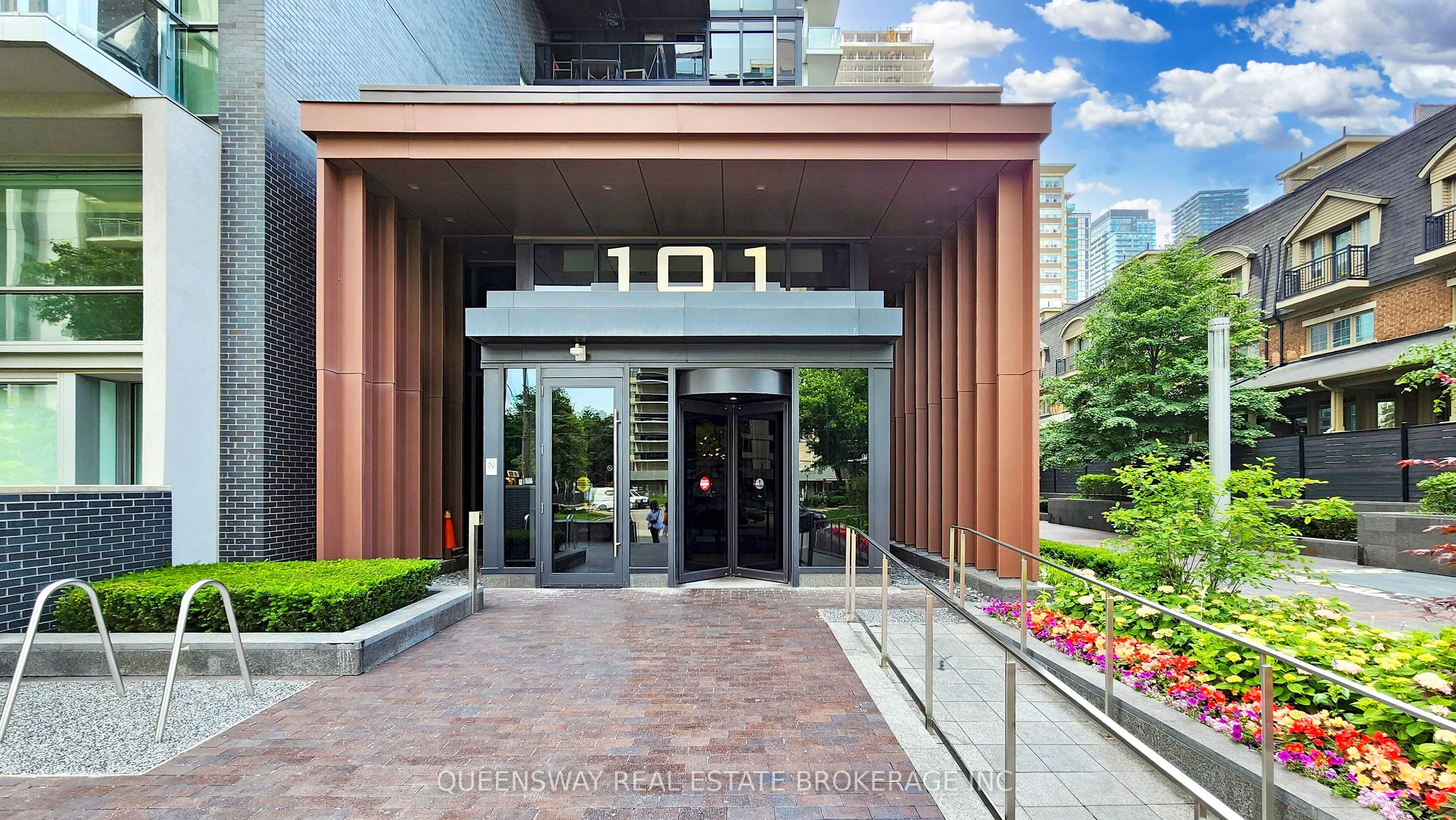 101 Erskine Avenue #1605