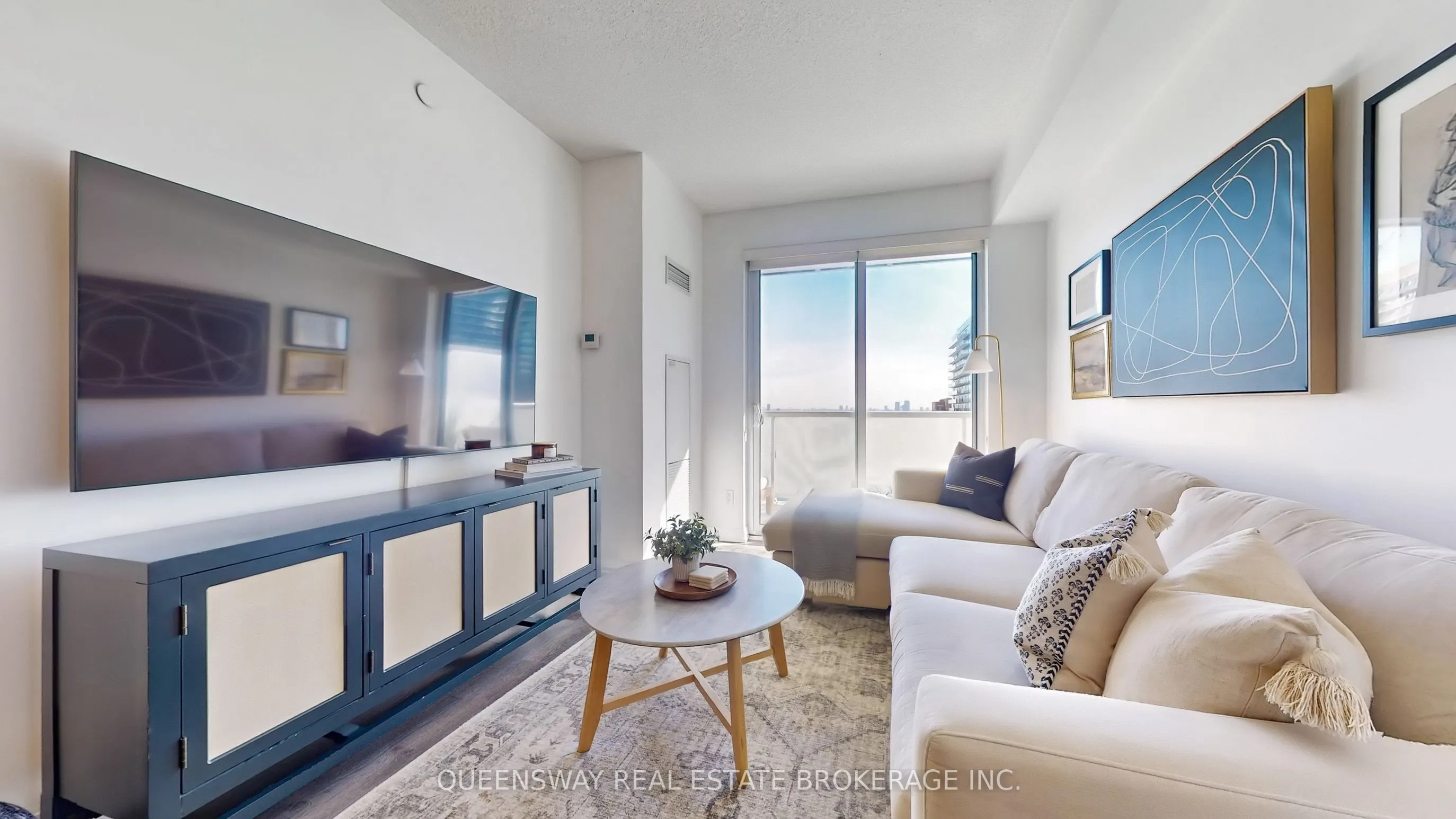 101 Erskine Avenue #1605
