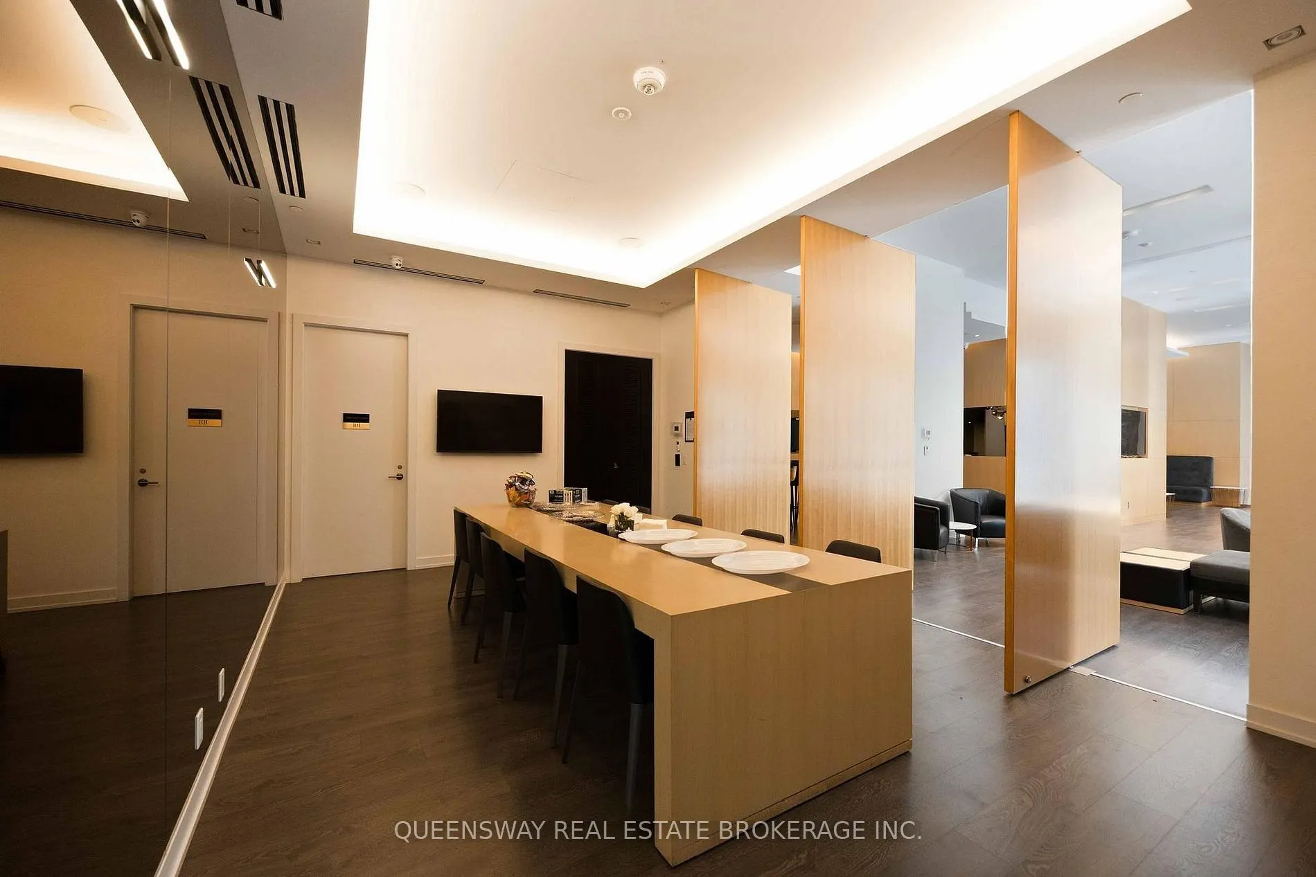 101 Erskine Avenue #1605