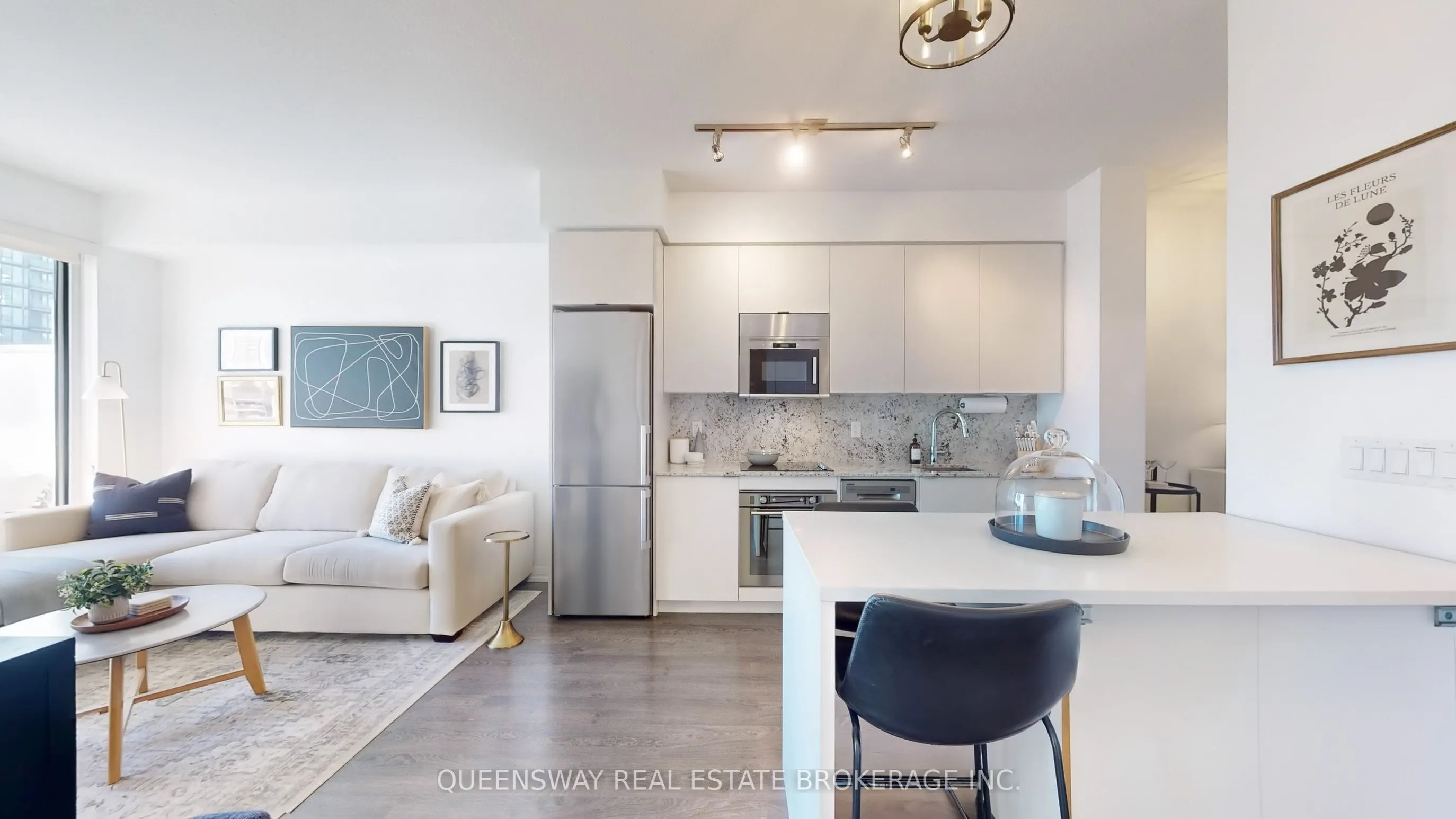 101 Erskine Avenue #1605