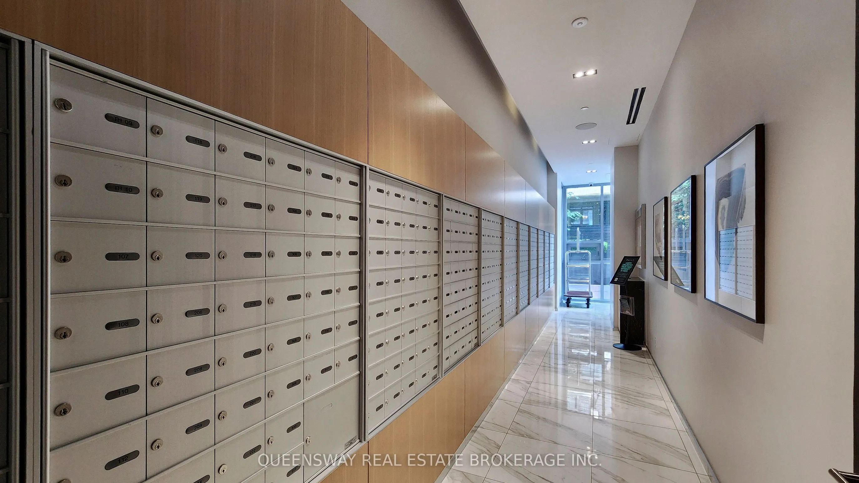 101 Erskine Avenue #1605