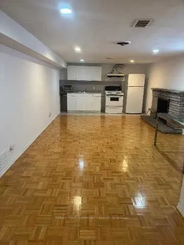 15 Blithfield Avenue S #Lower