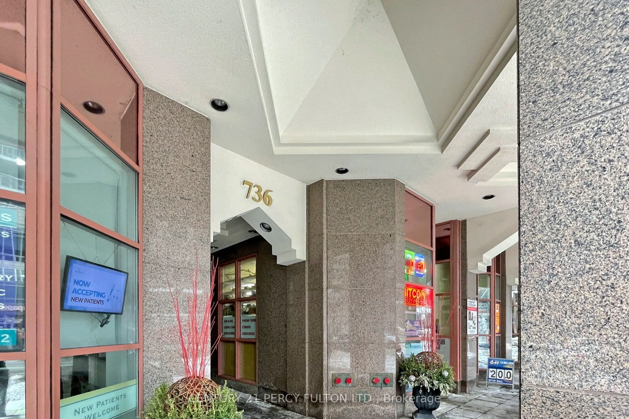 736 Bay Street #703