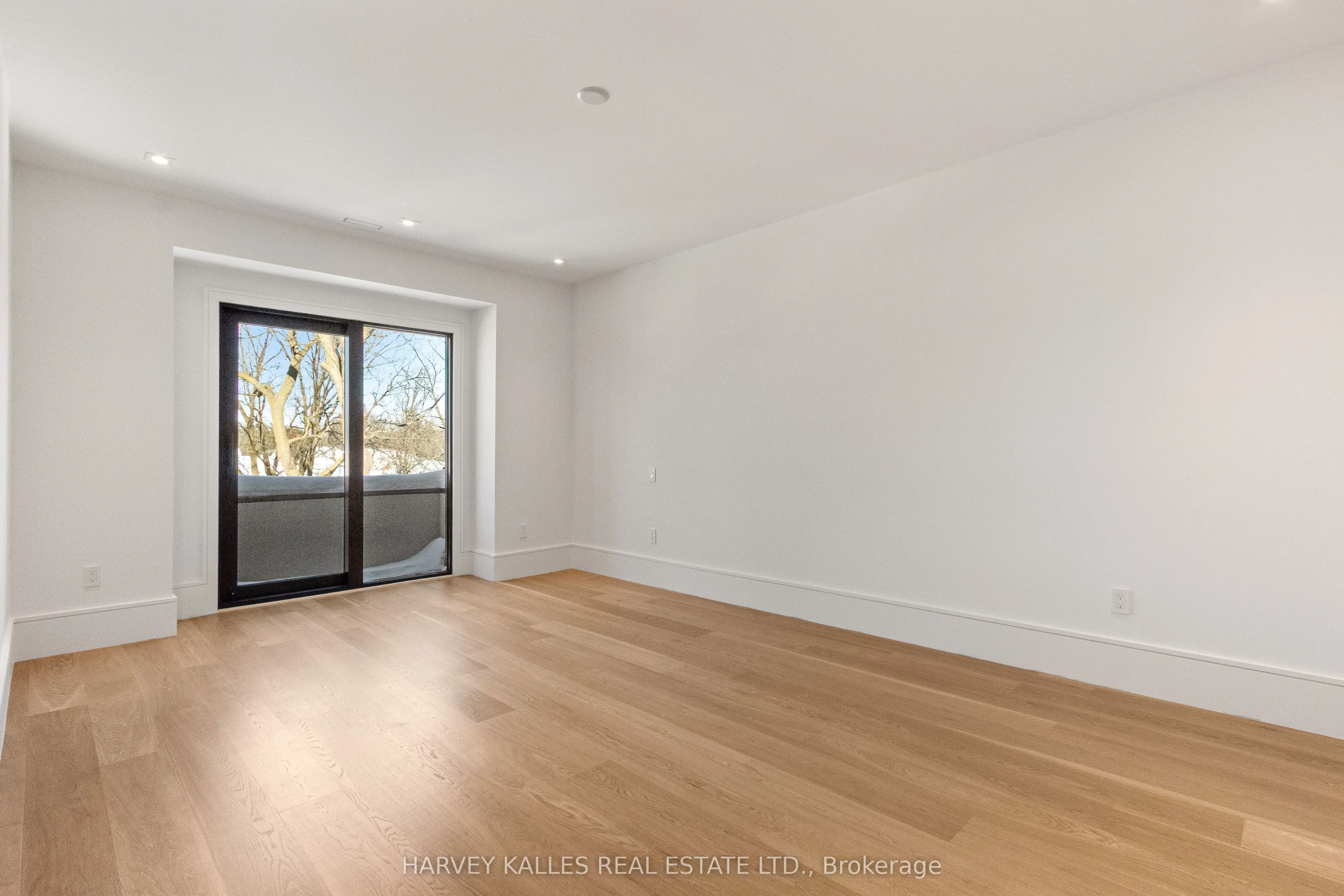 370 Glengrove Avenue W