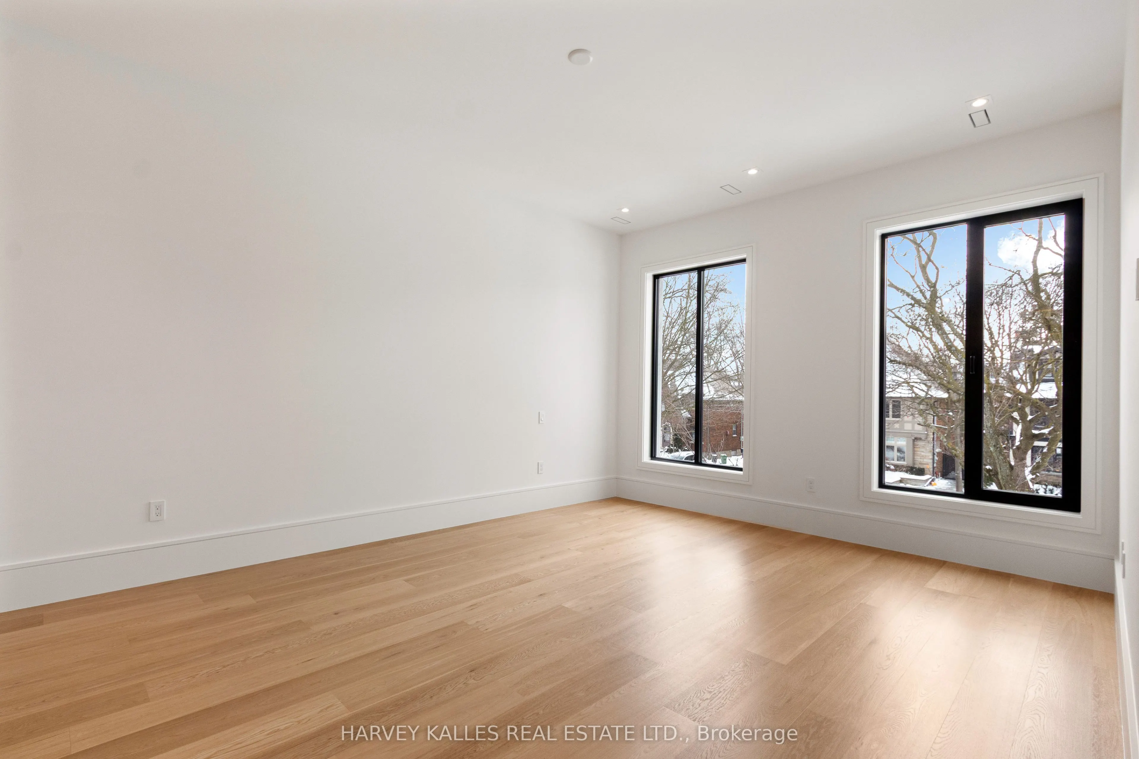 370 Glengrove Avenue W