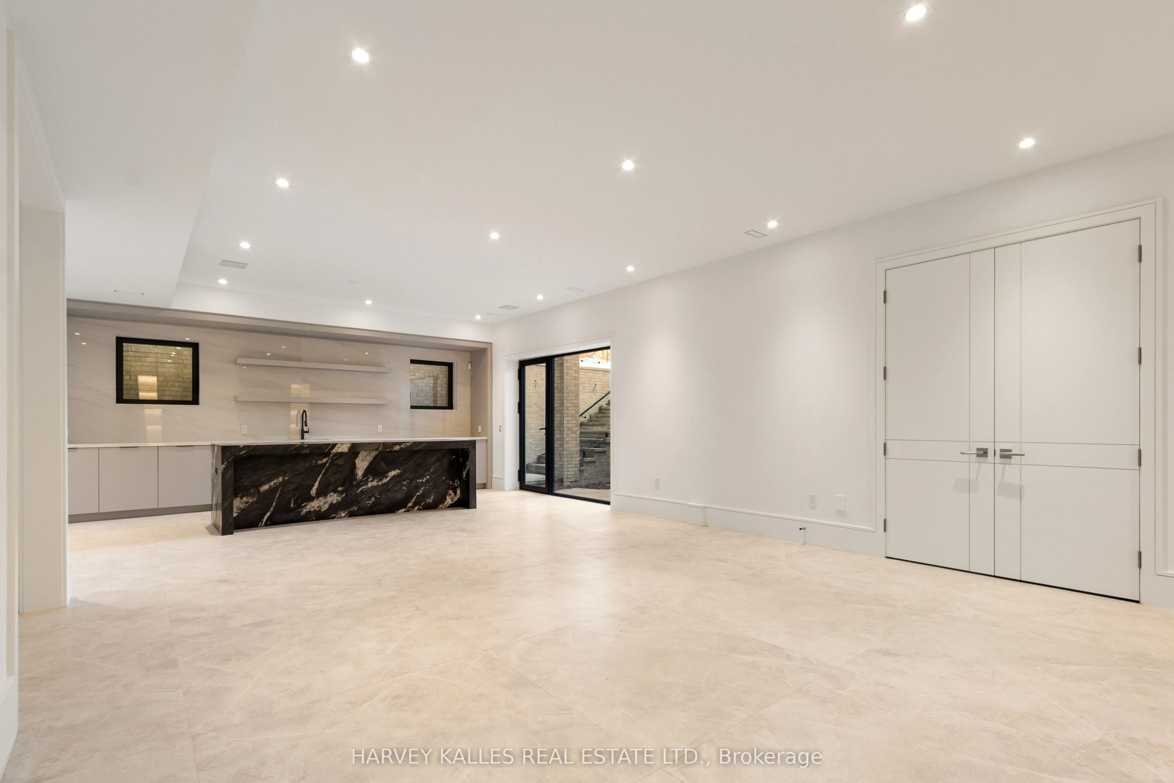 370 Glengrove Avenue W