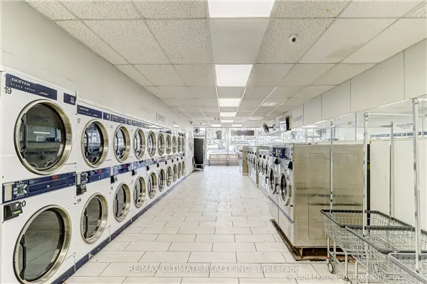 1100-06 Victoria Park Avenue