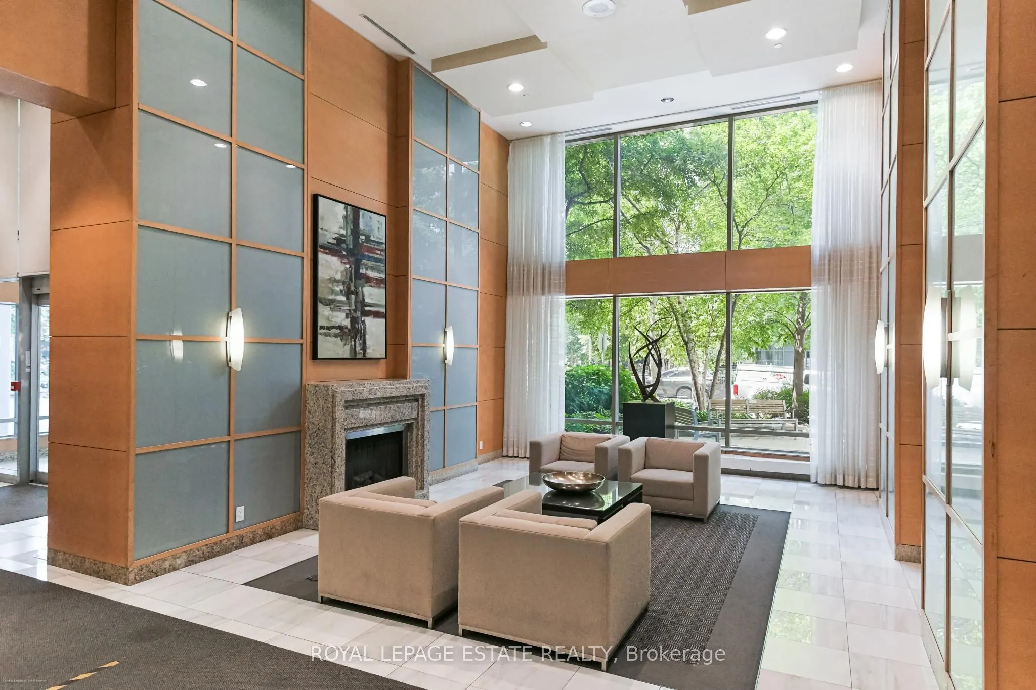 4978 Yonge Street #808