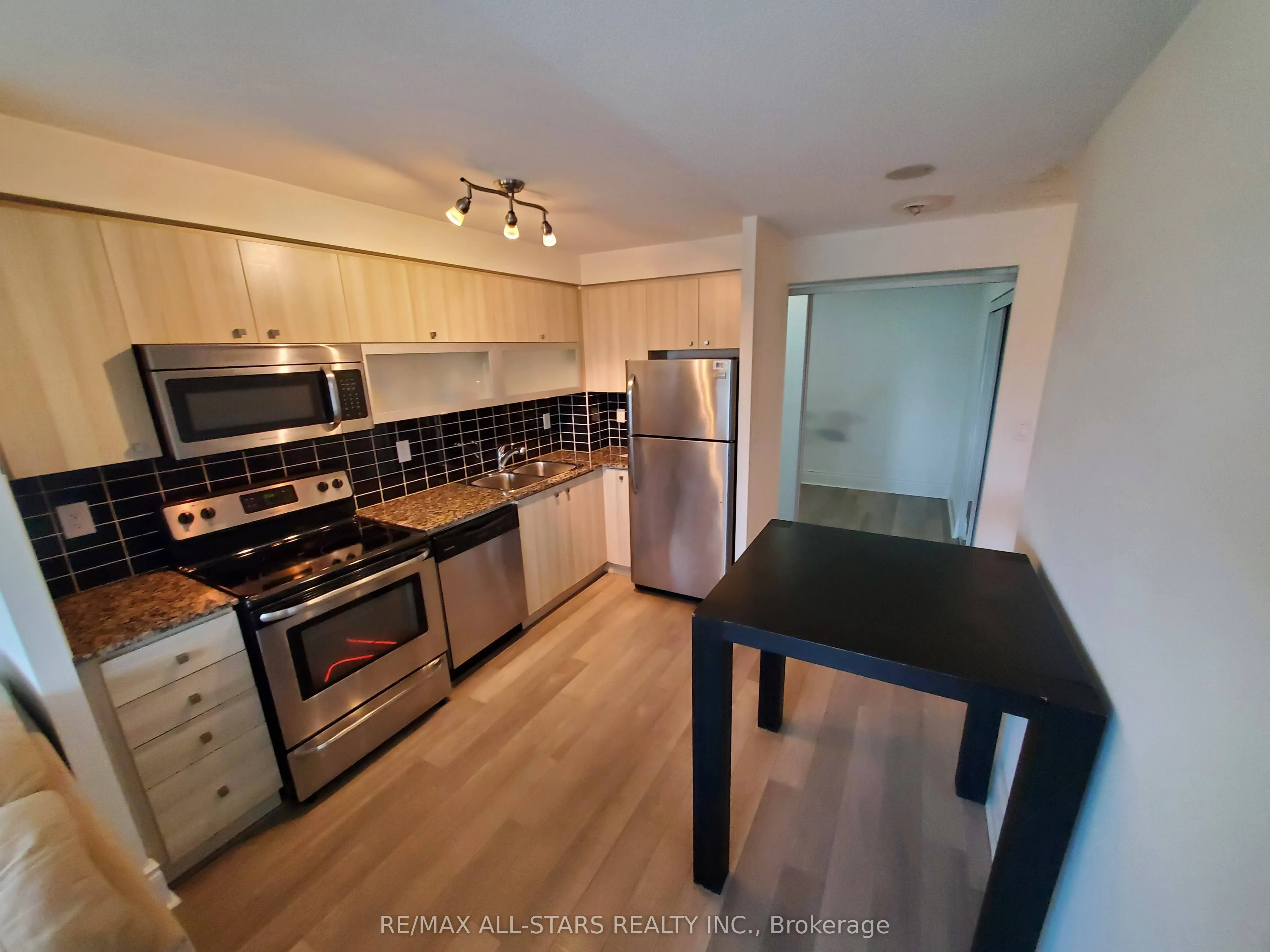 2015 Sheppard Avenue E #407