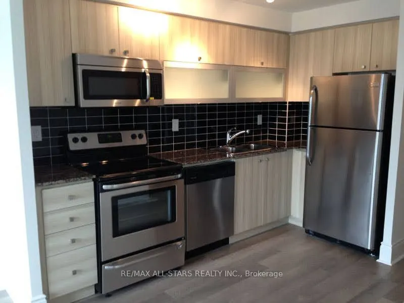 2015 Sheppard Avenue E #407
