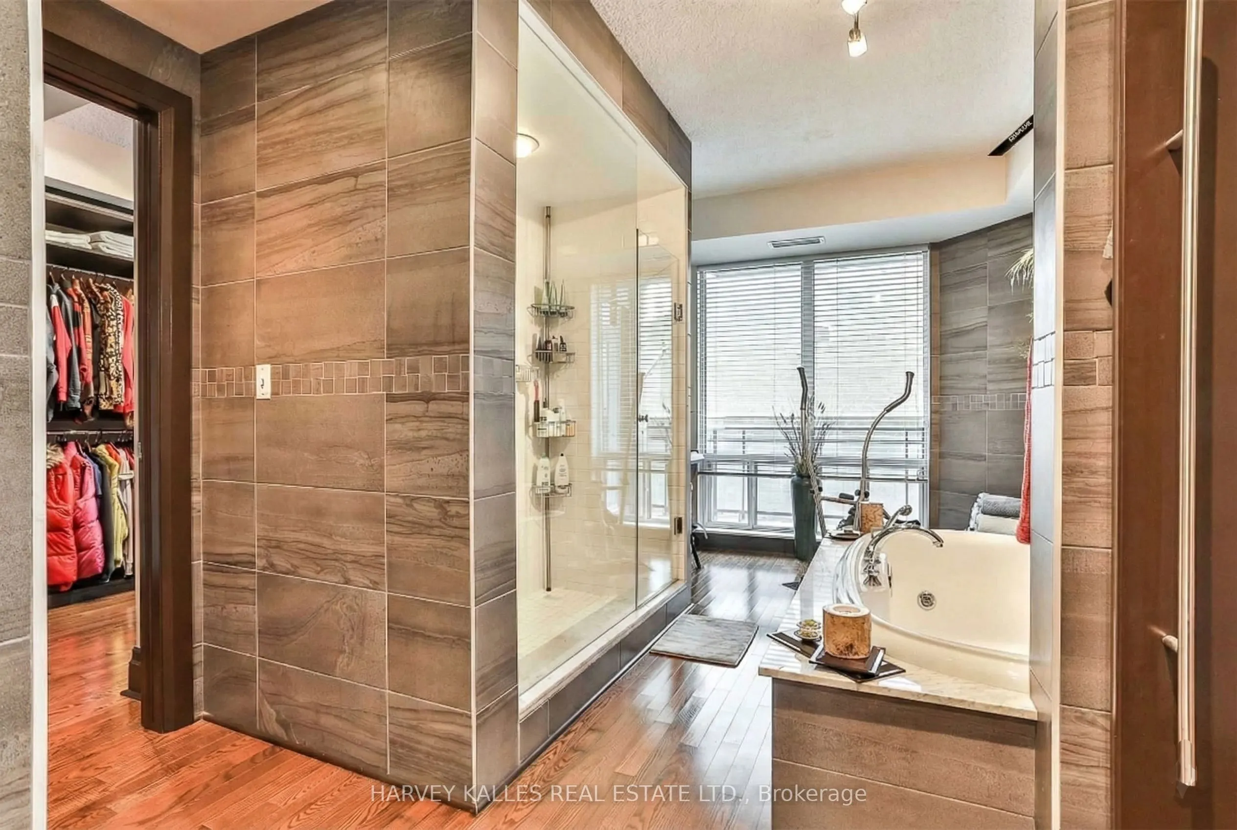 300 Bloor Street E #2701