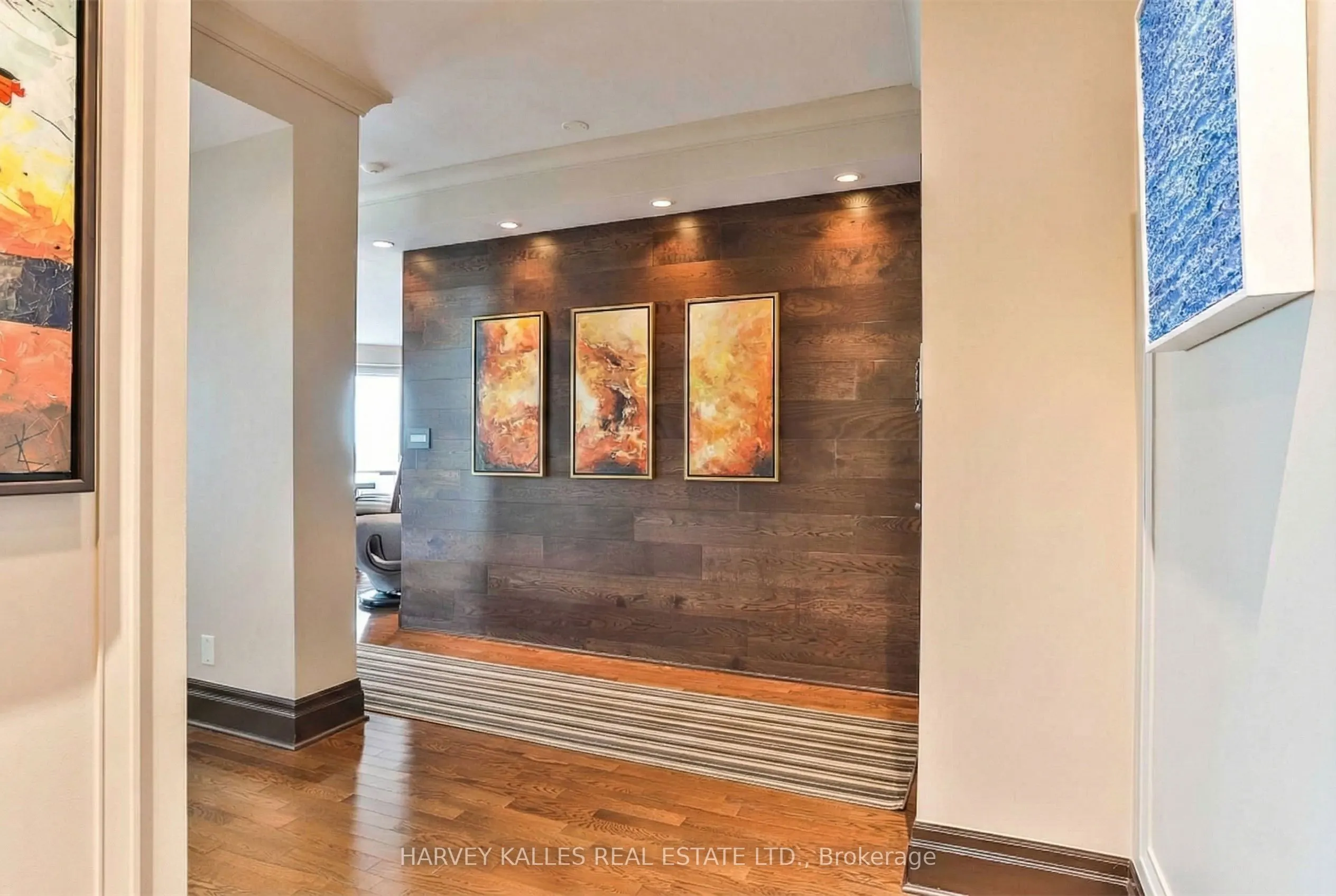 300 Bloor Street E #2701