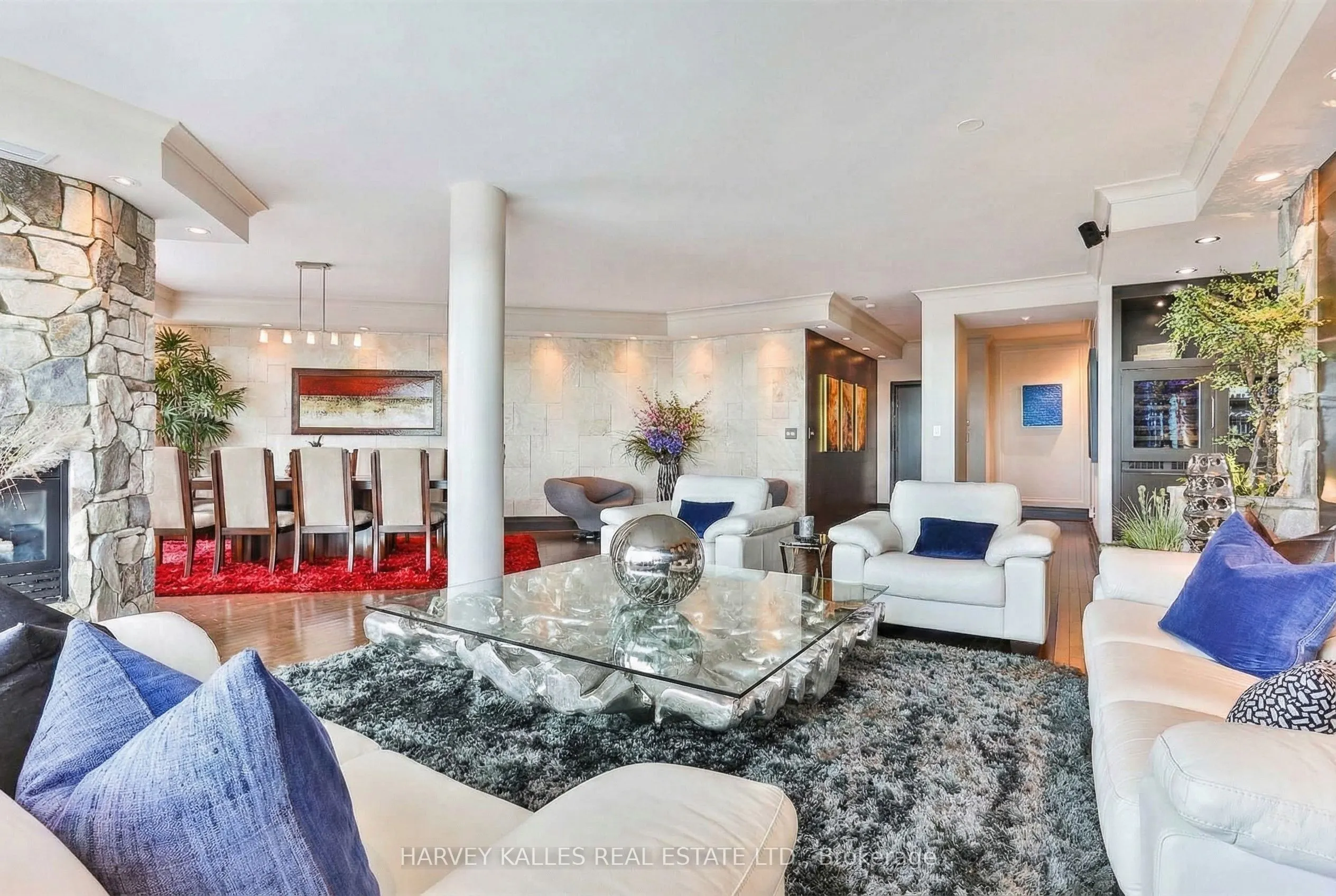 300 Bloor Street E #2701