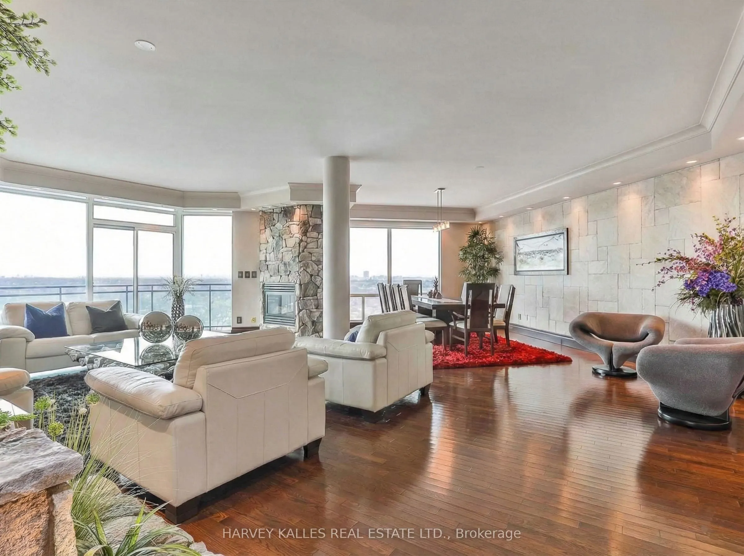 300 Bloor Street E #2701