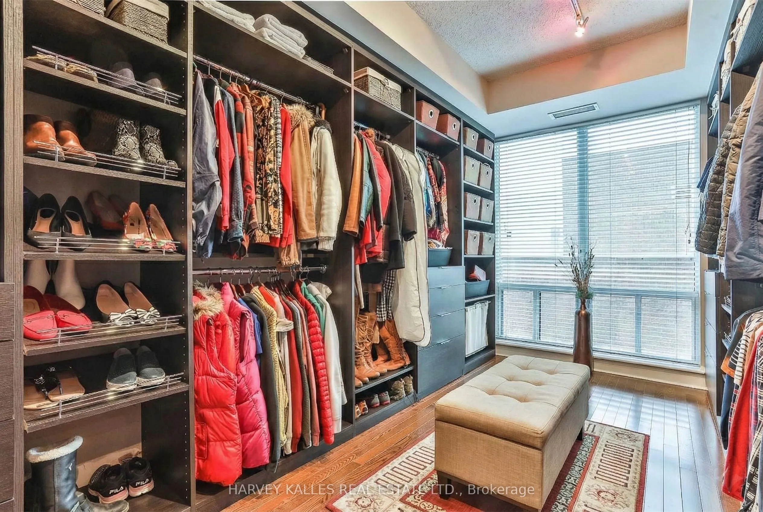 300 Bloor Street E #2701