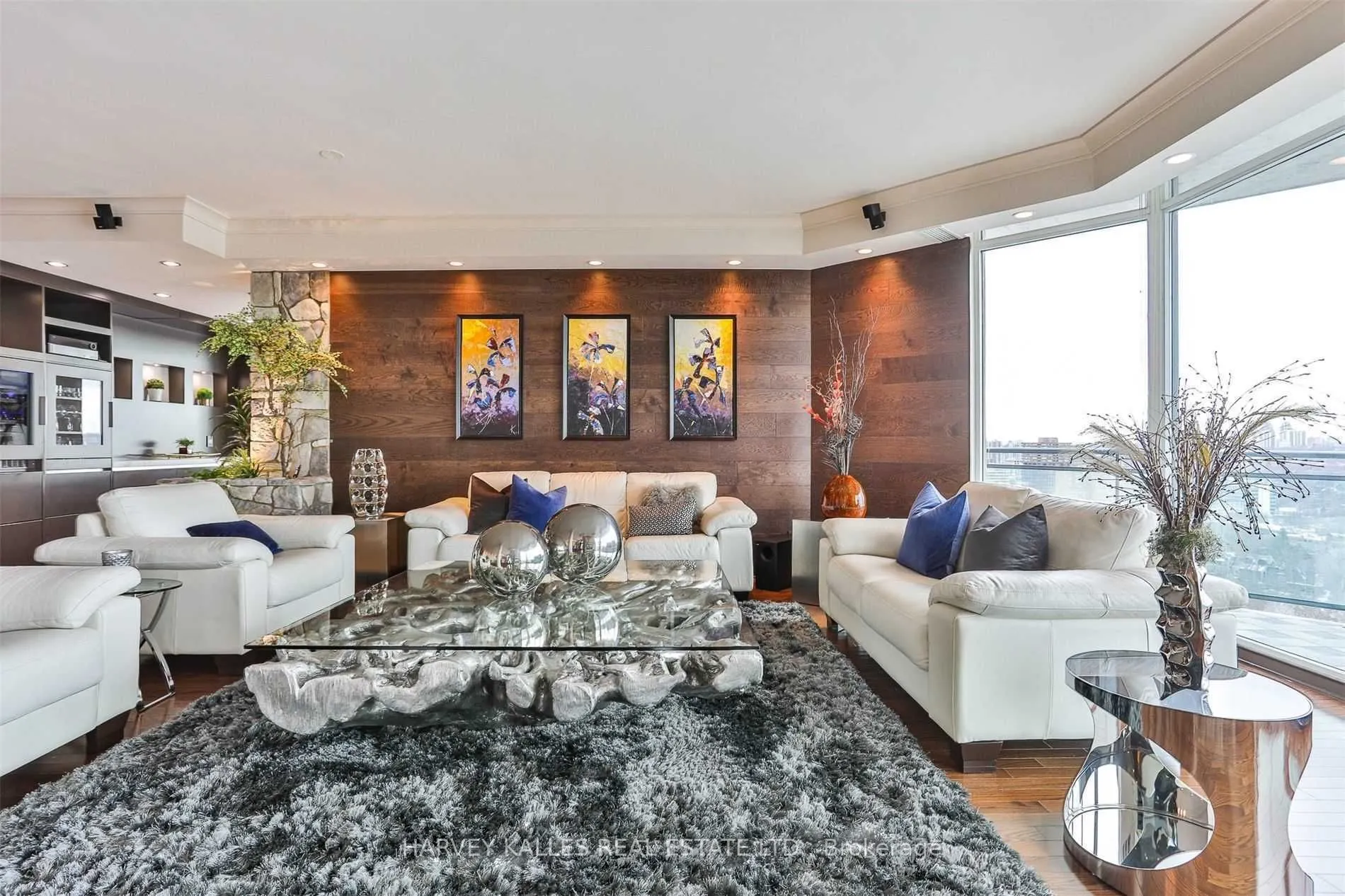 300 Bloor Street E #2701