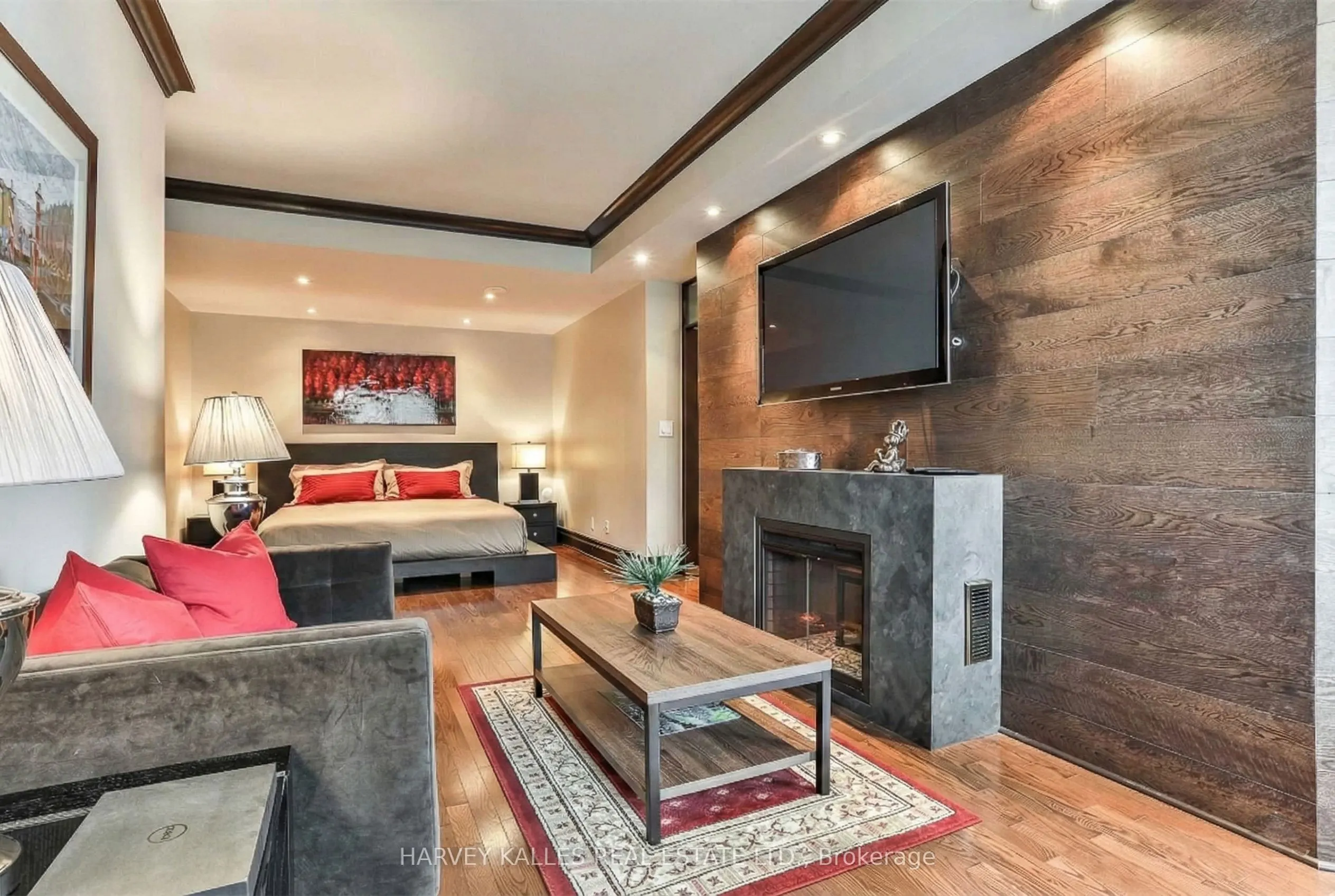 300 Bloor Street E #2701