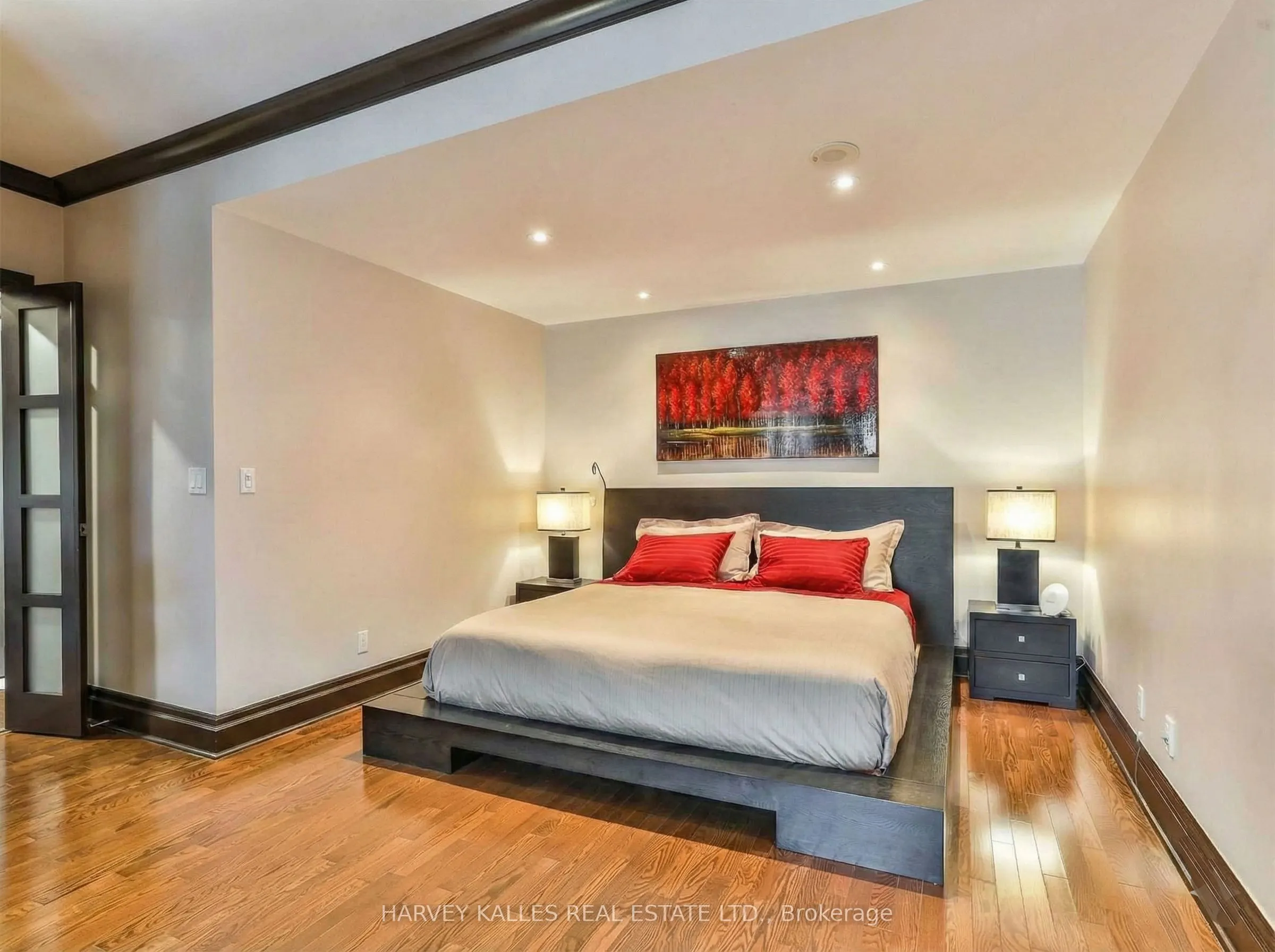 300 Bloor Street E #2701