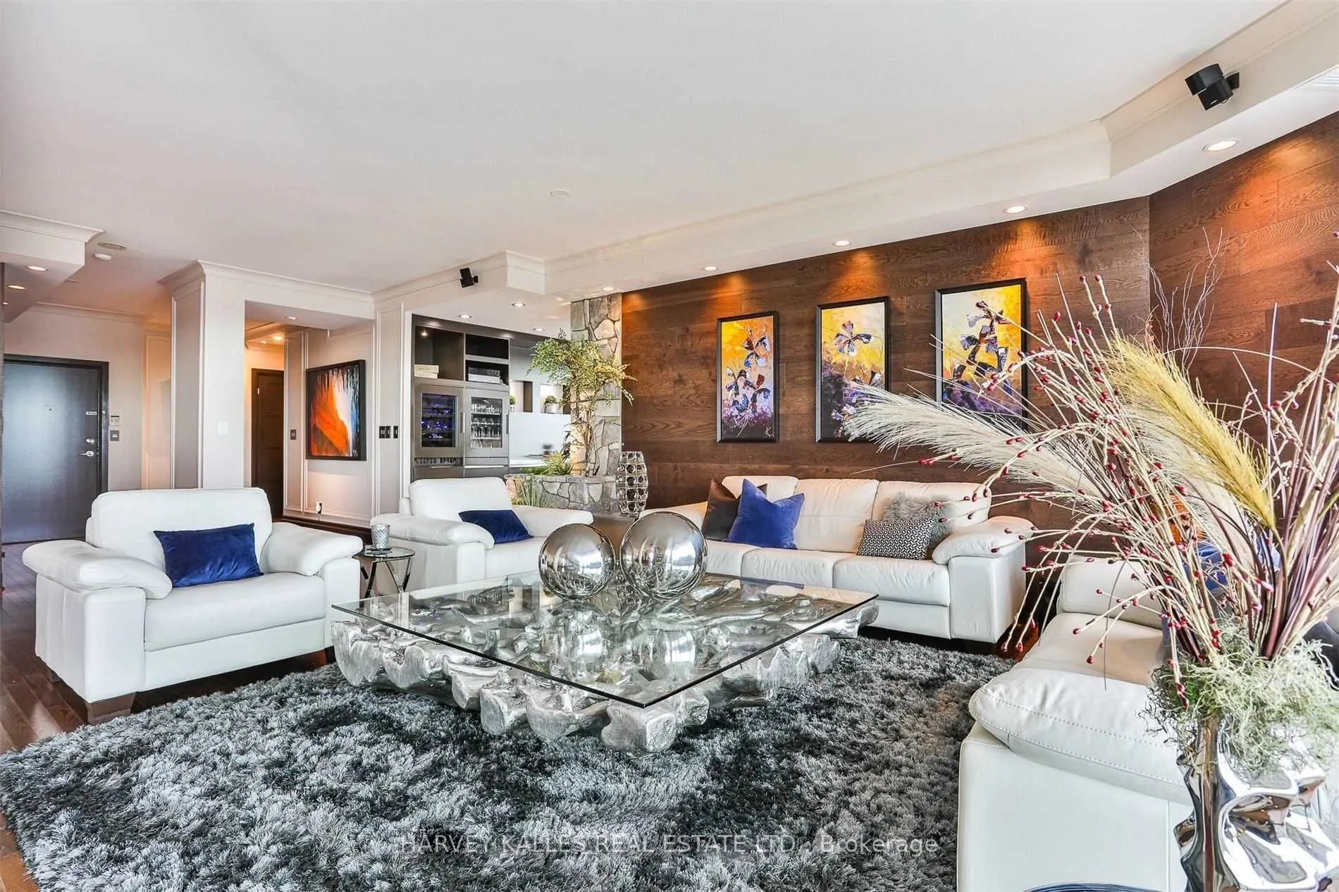 300 Bloor Street E #2701