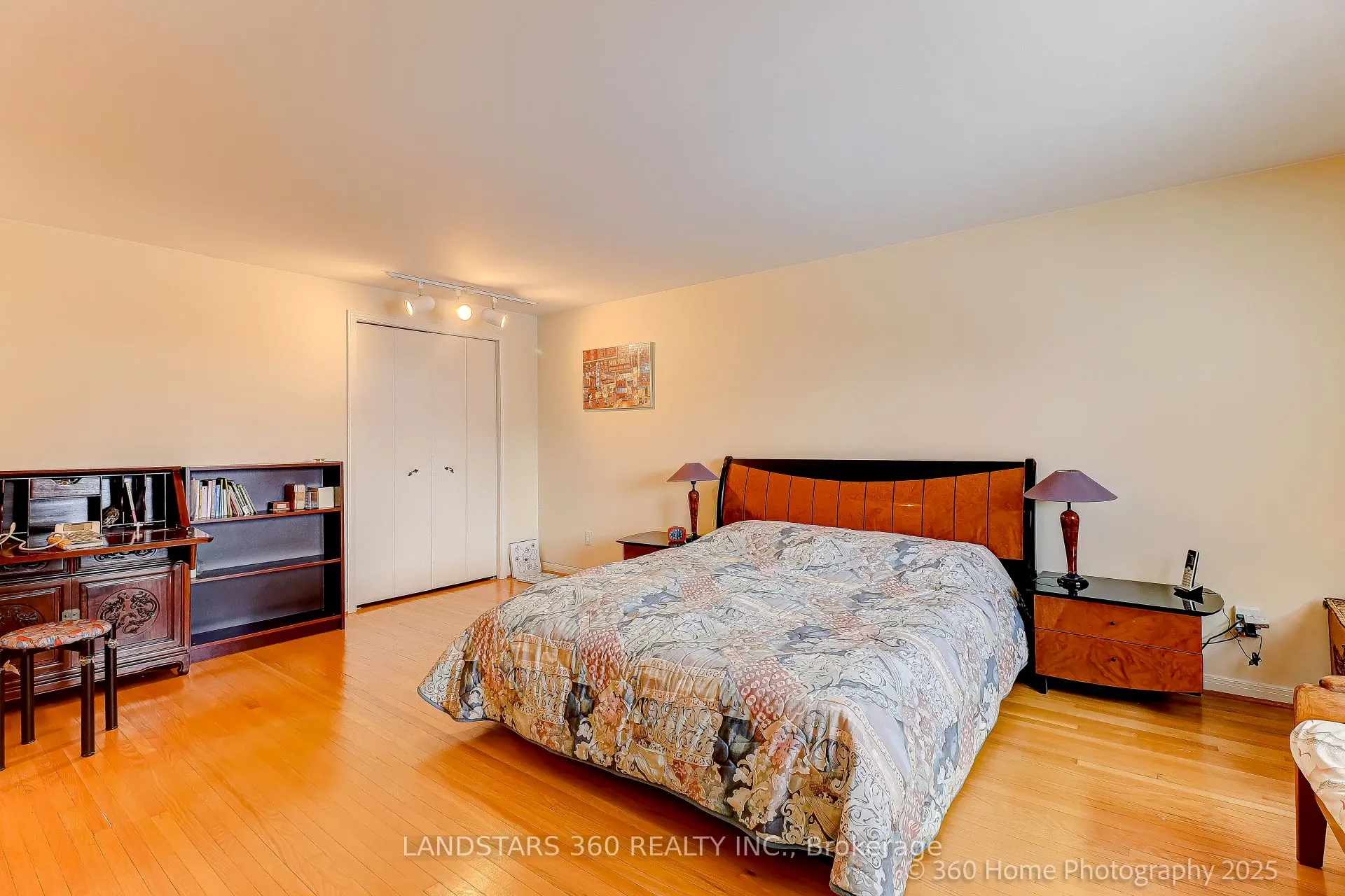31 Whitehorn Crescent