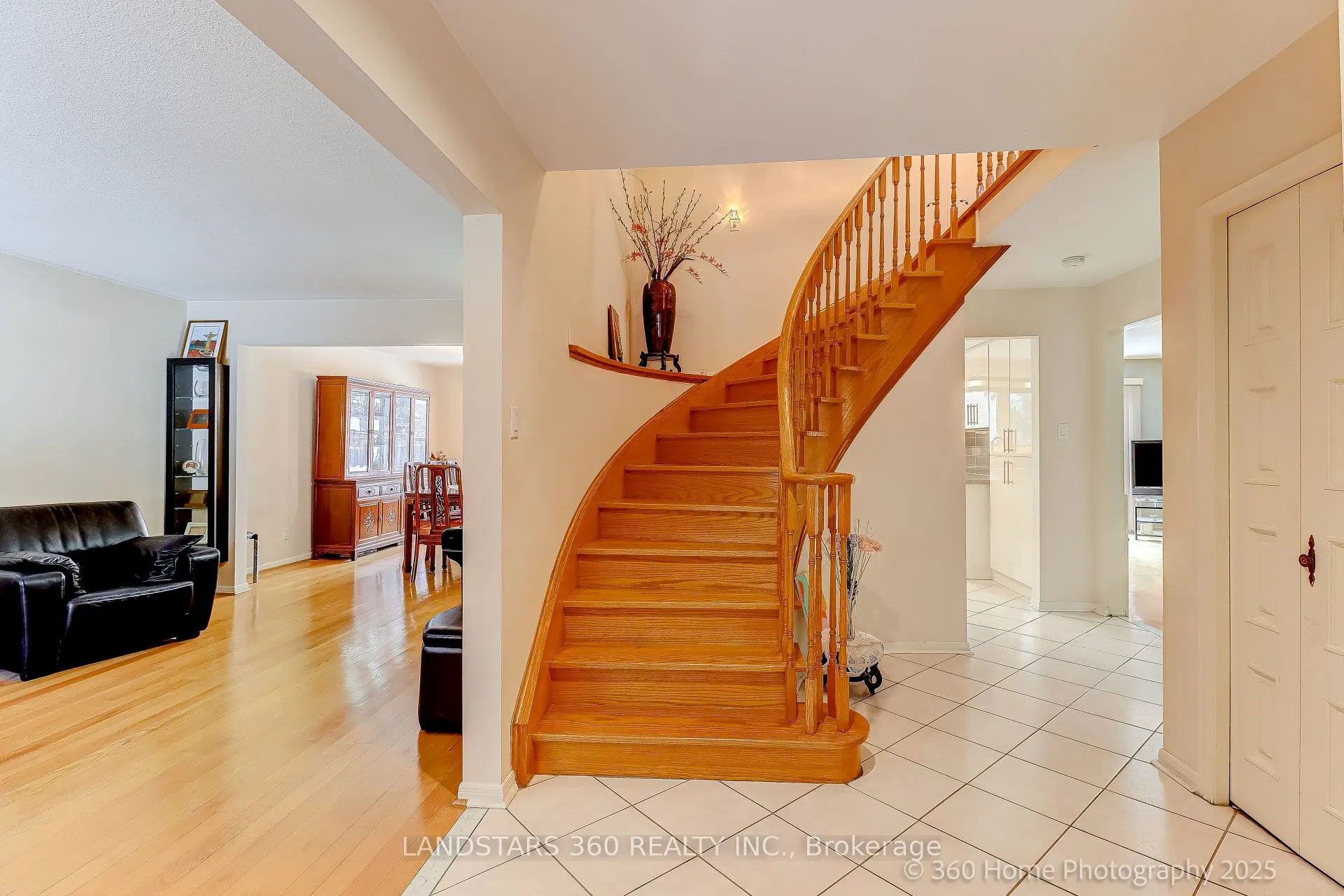 31 Whitehorn Crescent