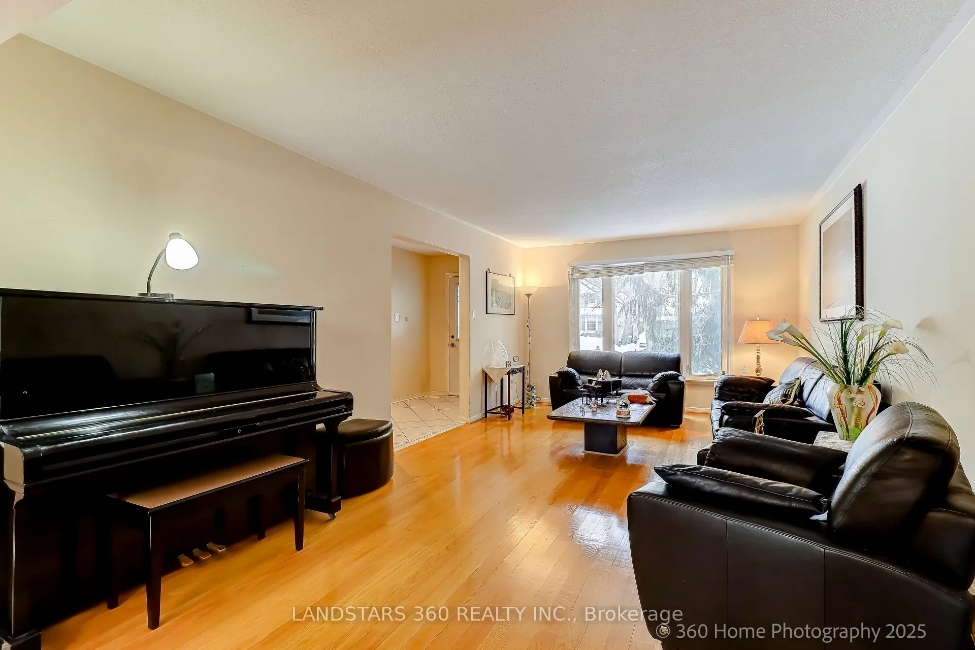 31 Whitehorn Crescent