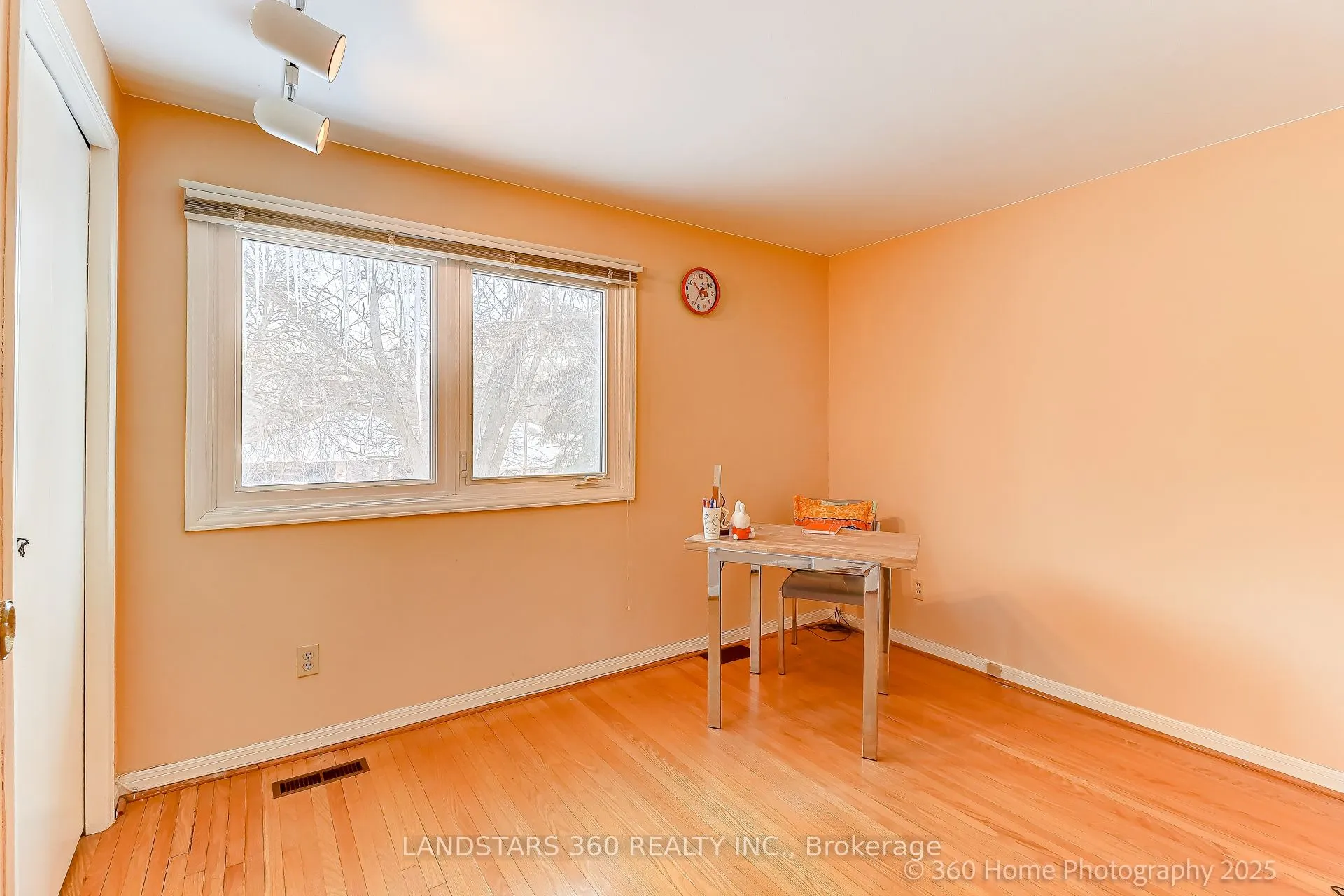 31 Whitehorn Crescent