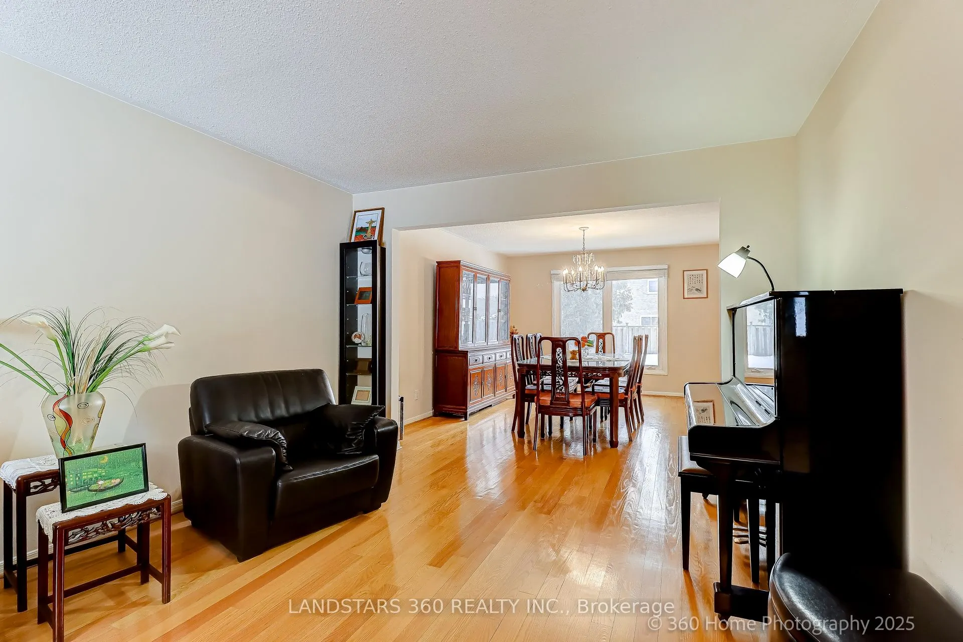 31 Whitehorn Crescent
