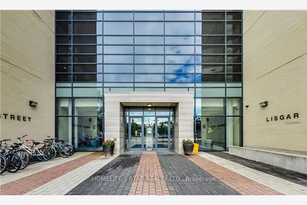 36 LISGAR Street #726