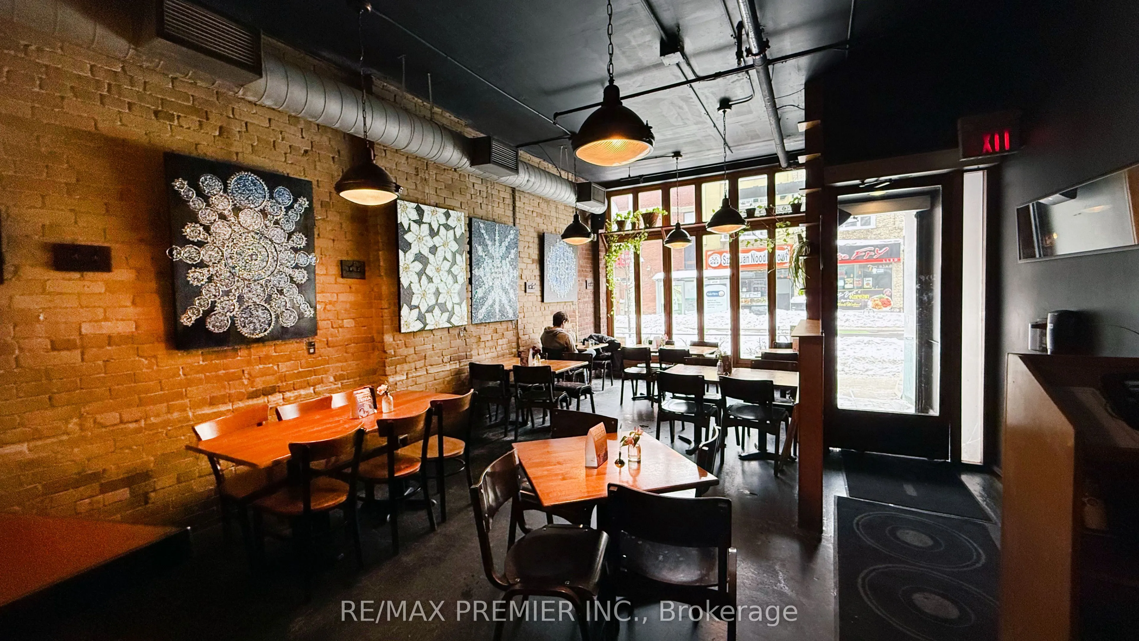 563 Bloor Street W #Main Floor