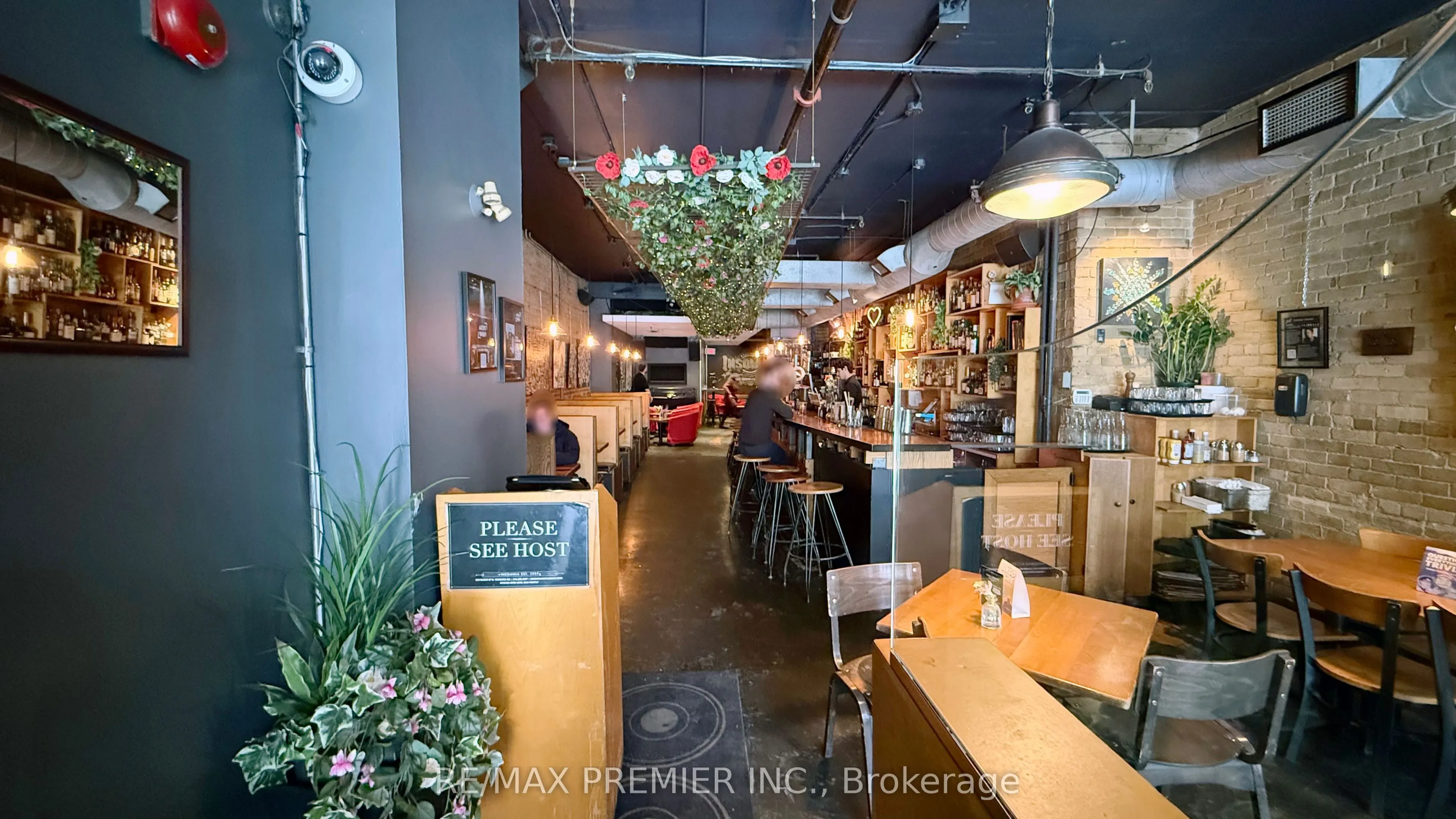 563 Bloor Street W #Main Floor