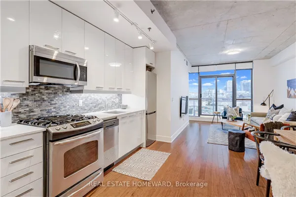 90 Trinity Street #709