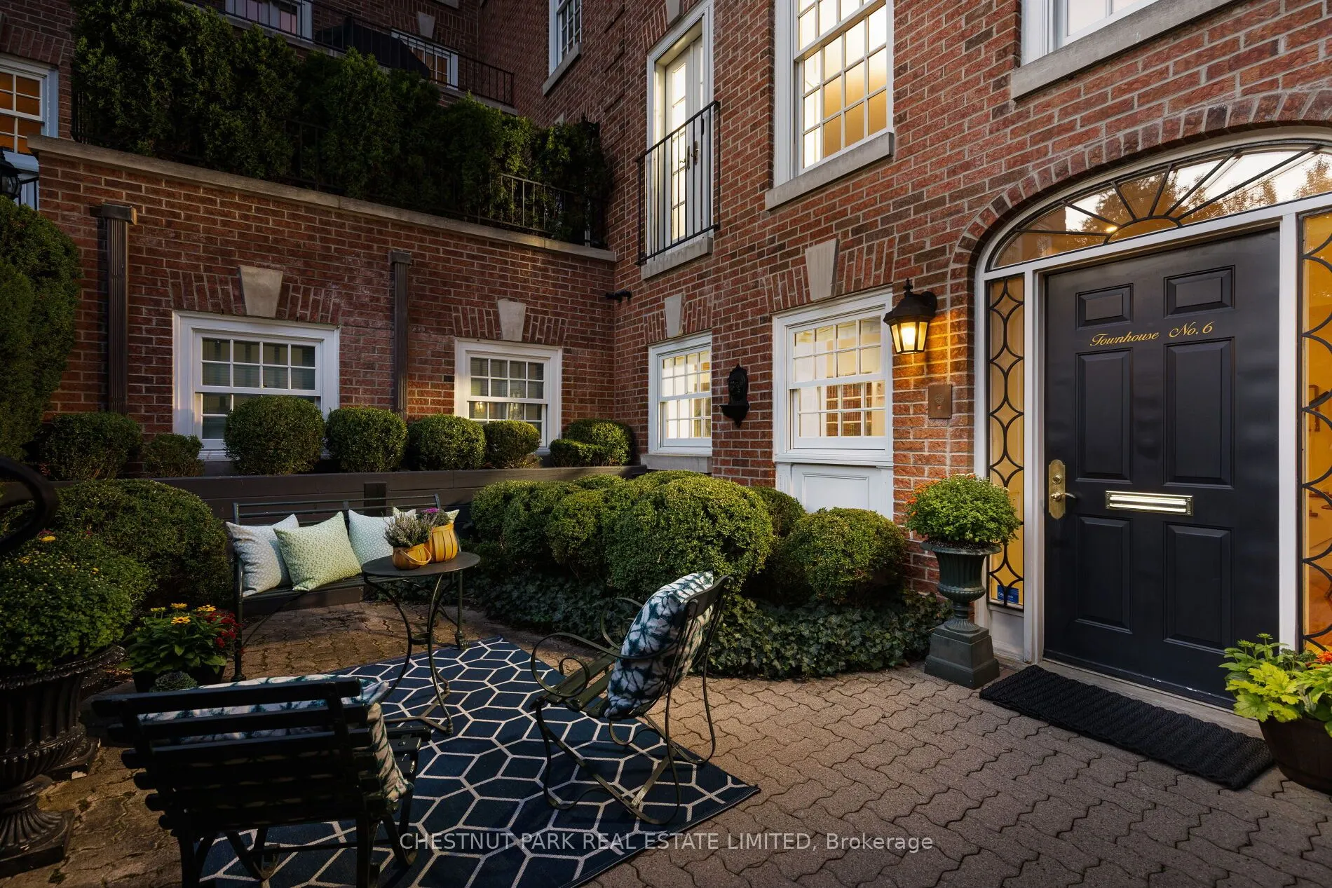 94 Crescent Road #TH6