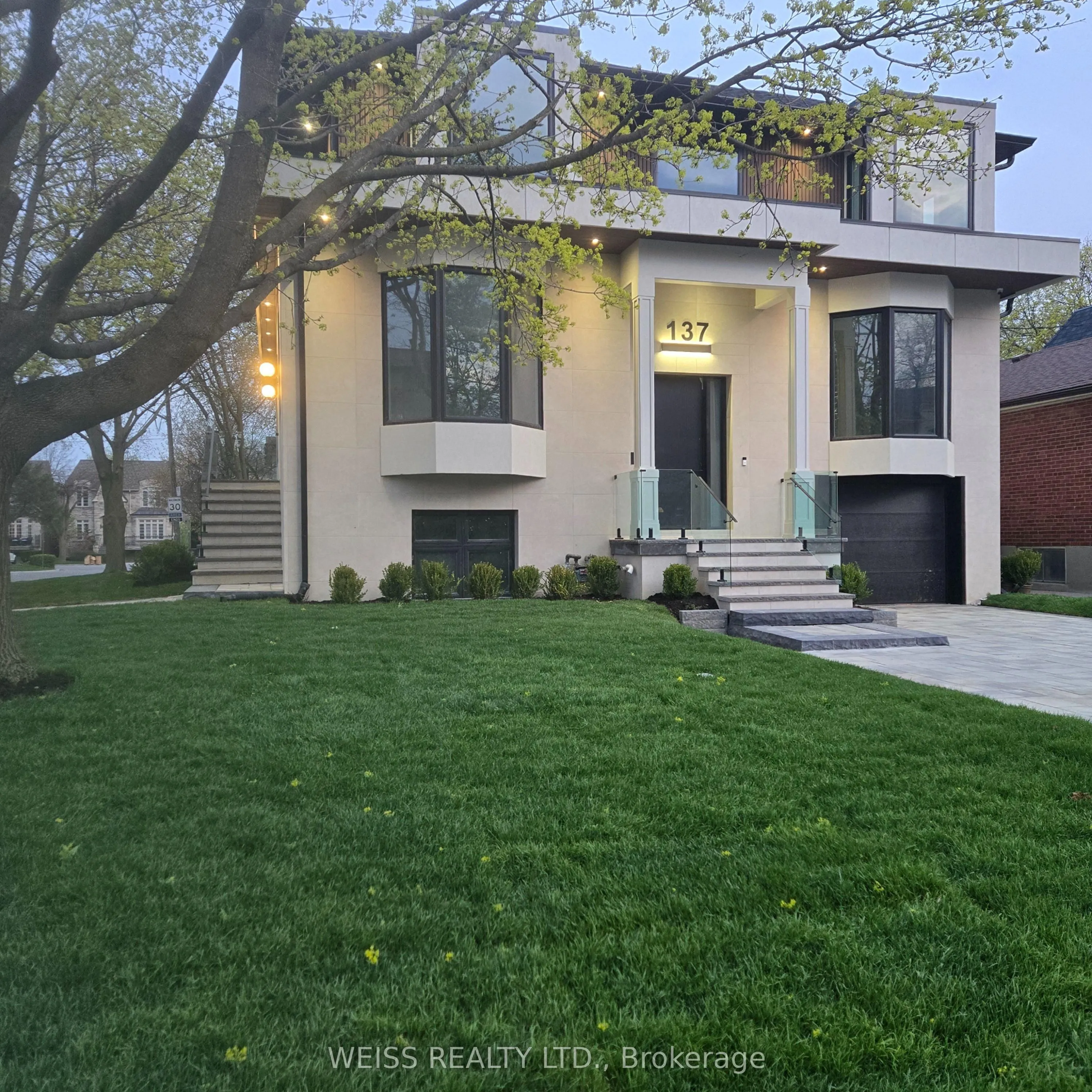 137 Bannockburn Avenue