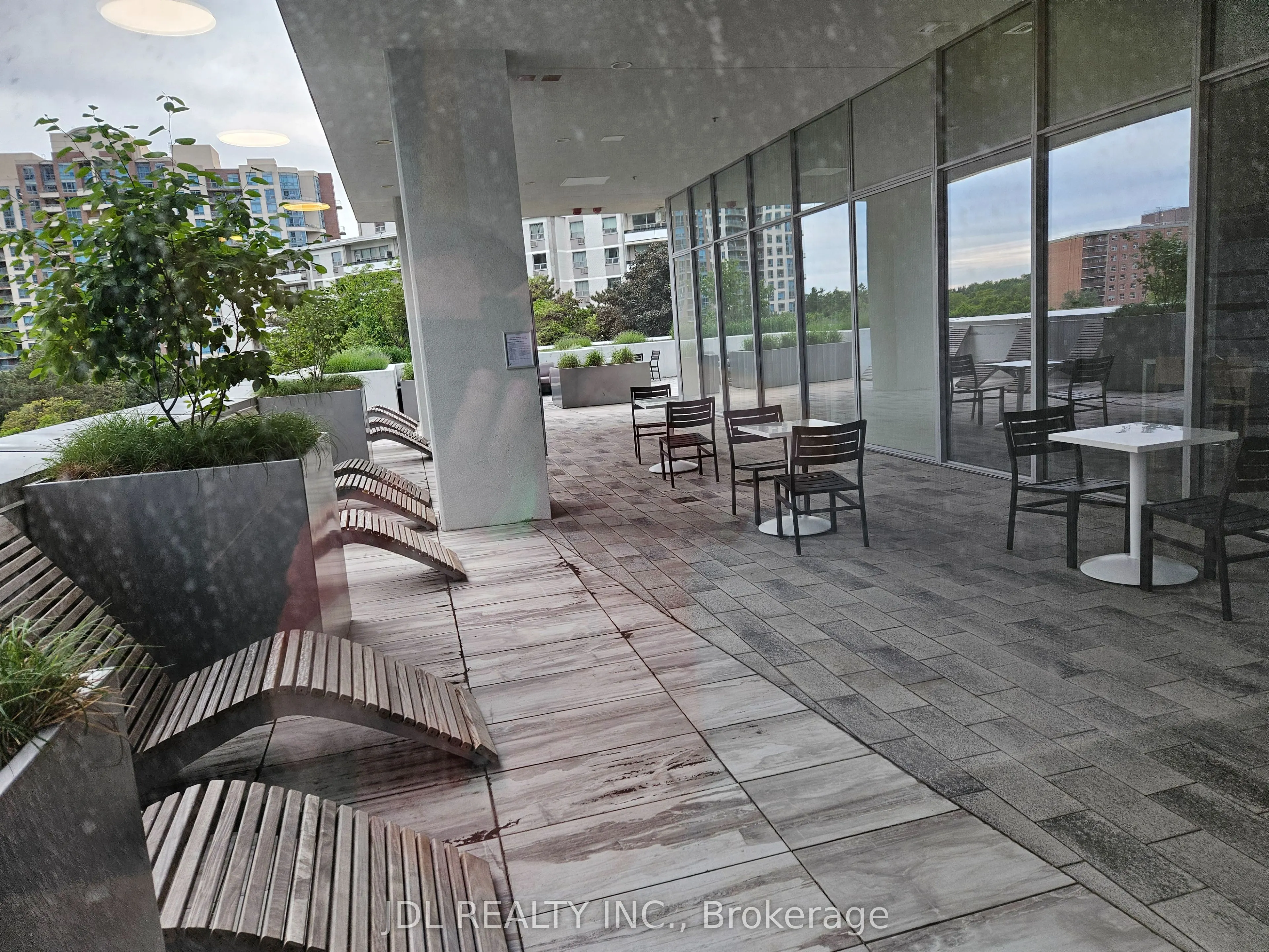 5180 yonge Street #2112