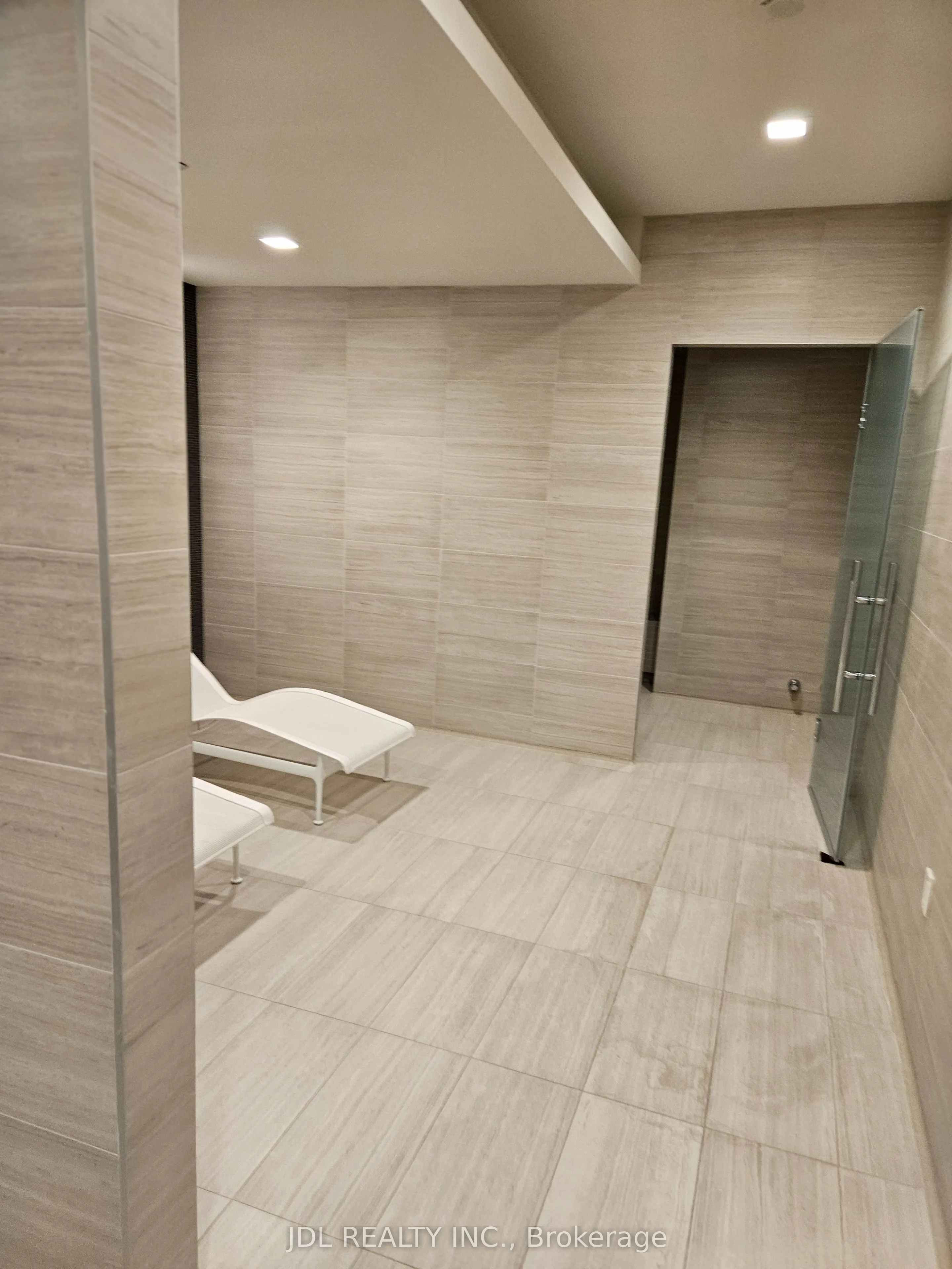 5180 yonge Street #2112