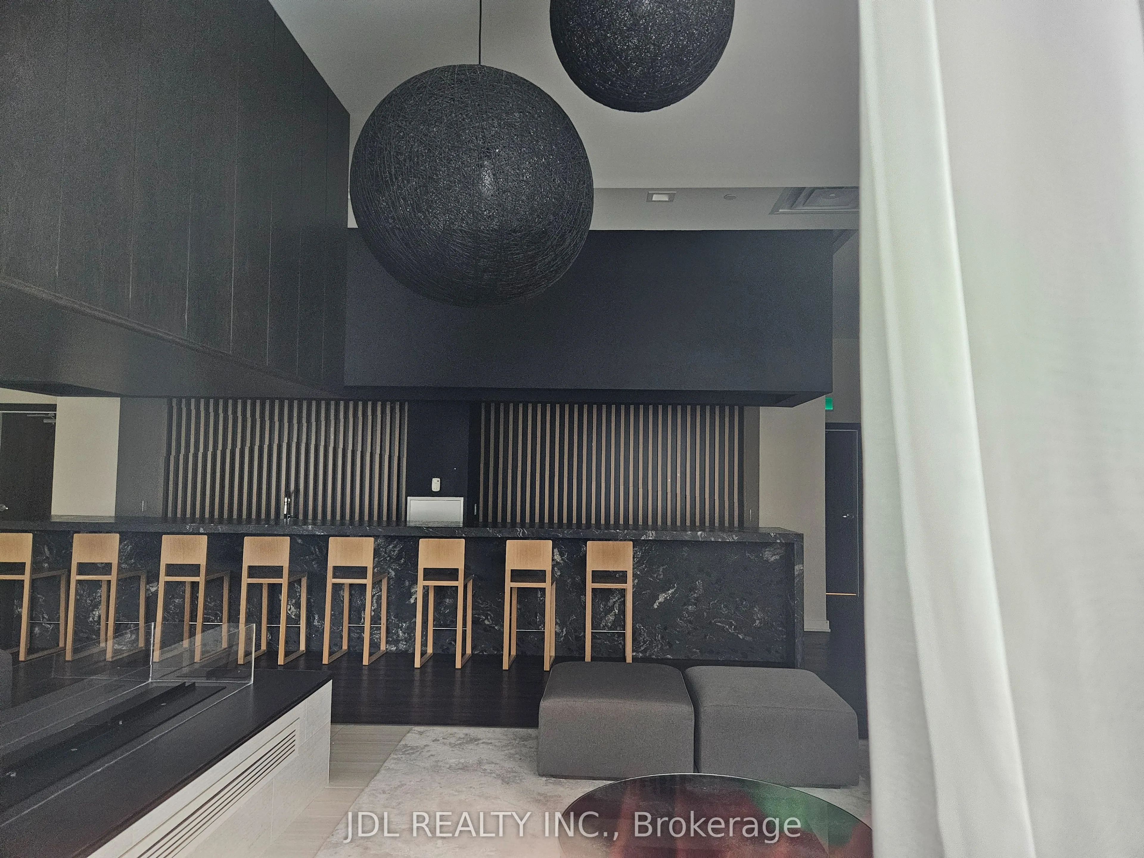 5180 yonge Street #2112