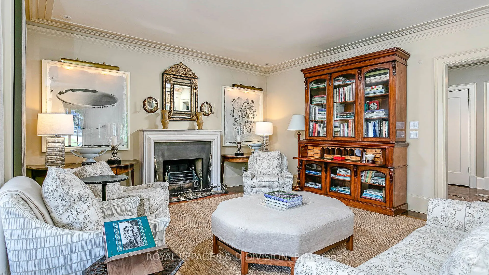 42 Lytton Boulevard
