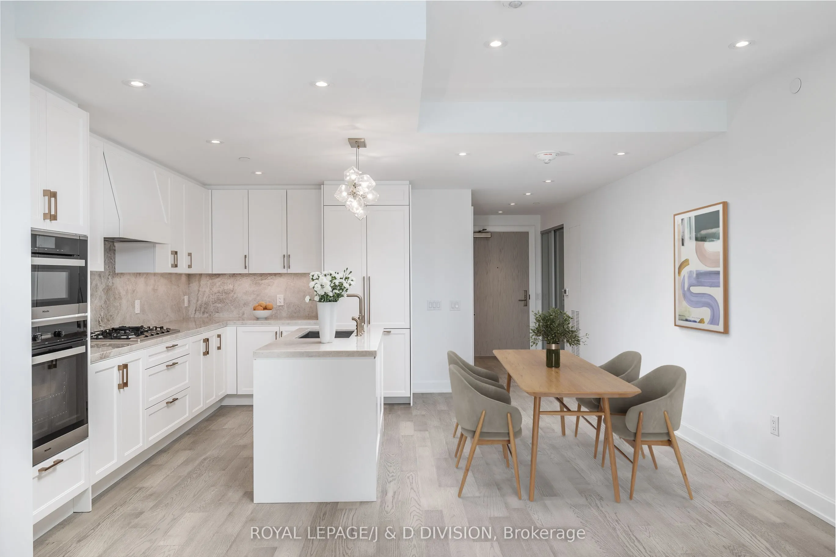 1 Strathgowan Avenue #513