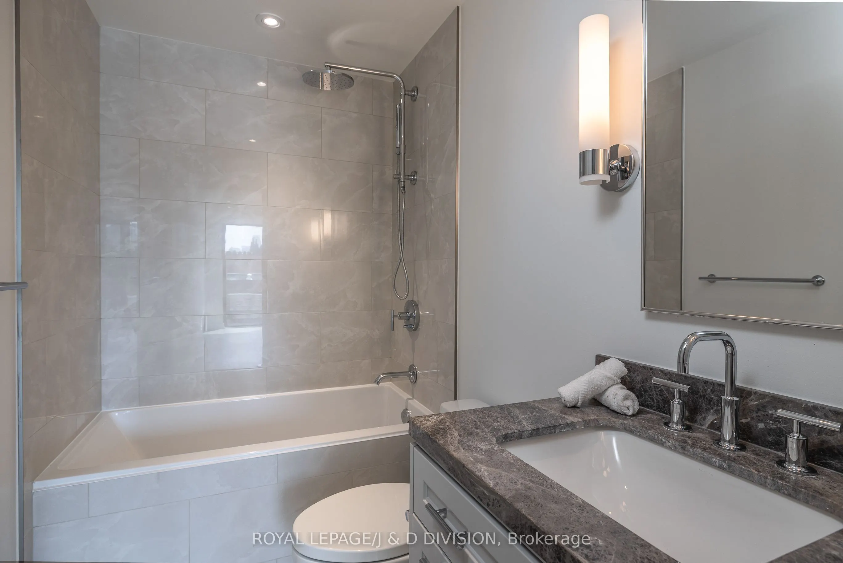 1 Strathgowan Avenue #513