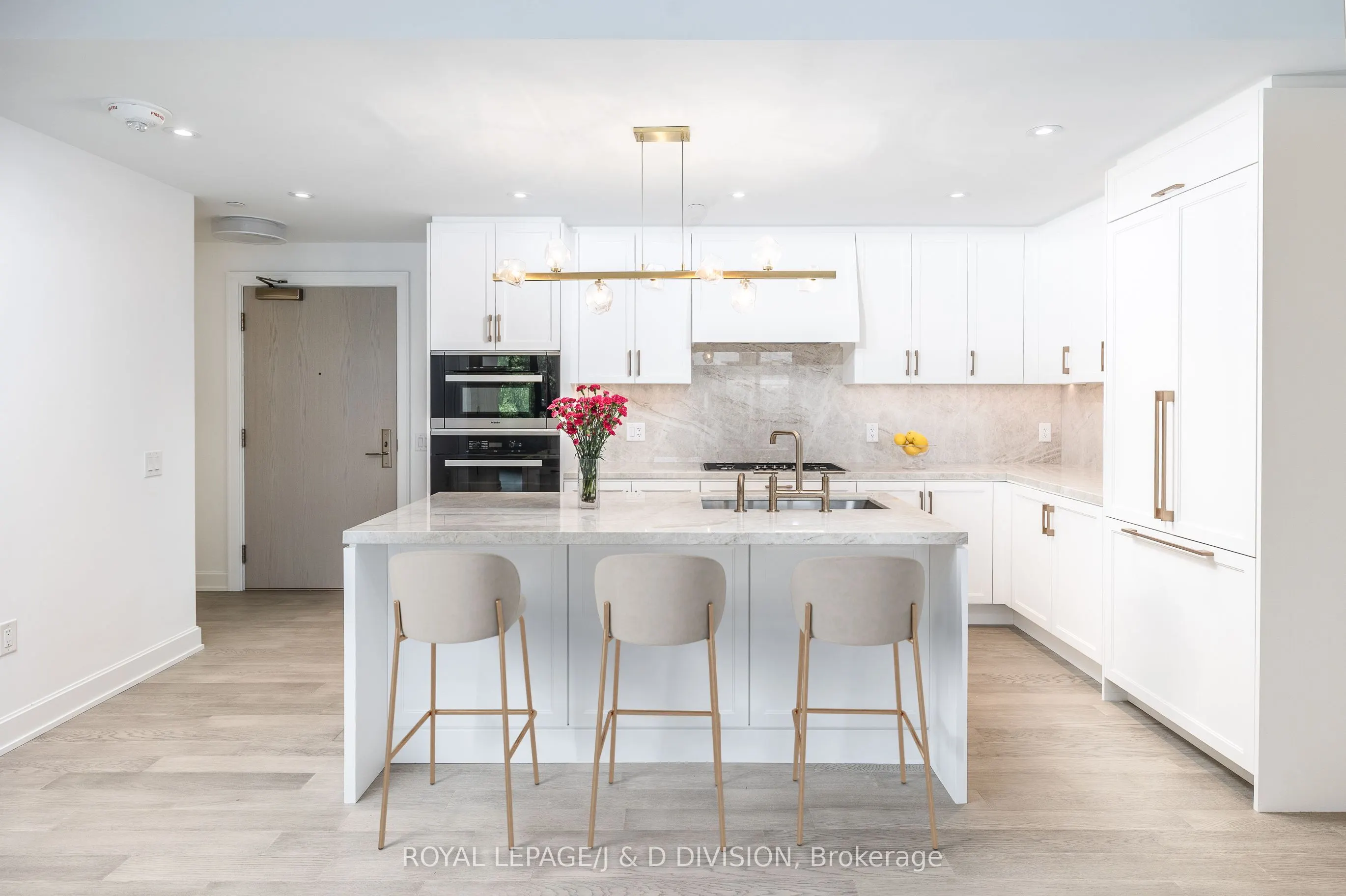 1 Strathgowan Avenue #408