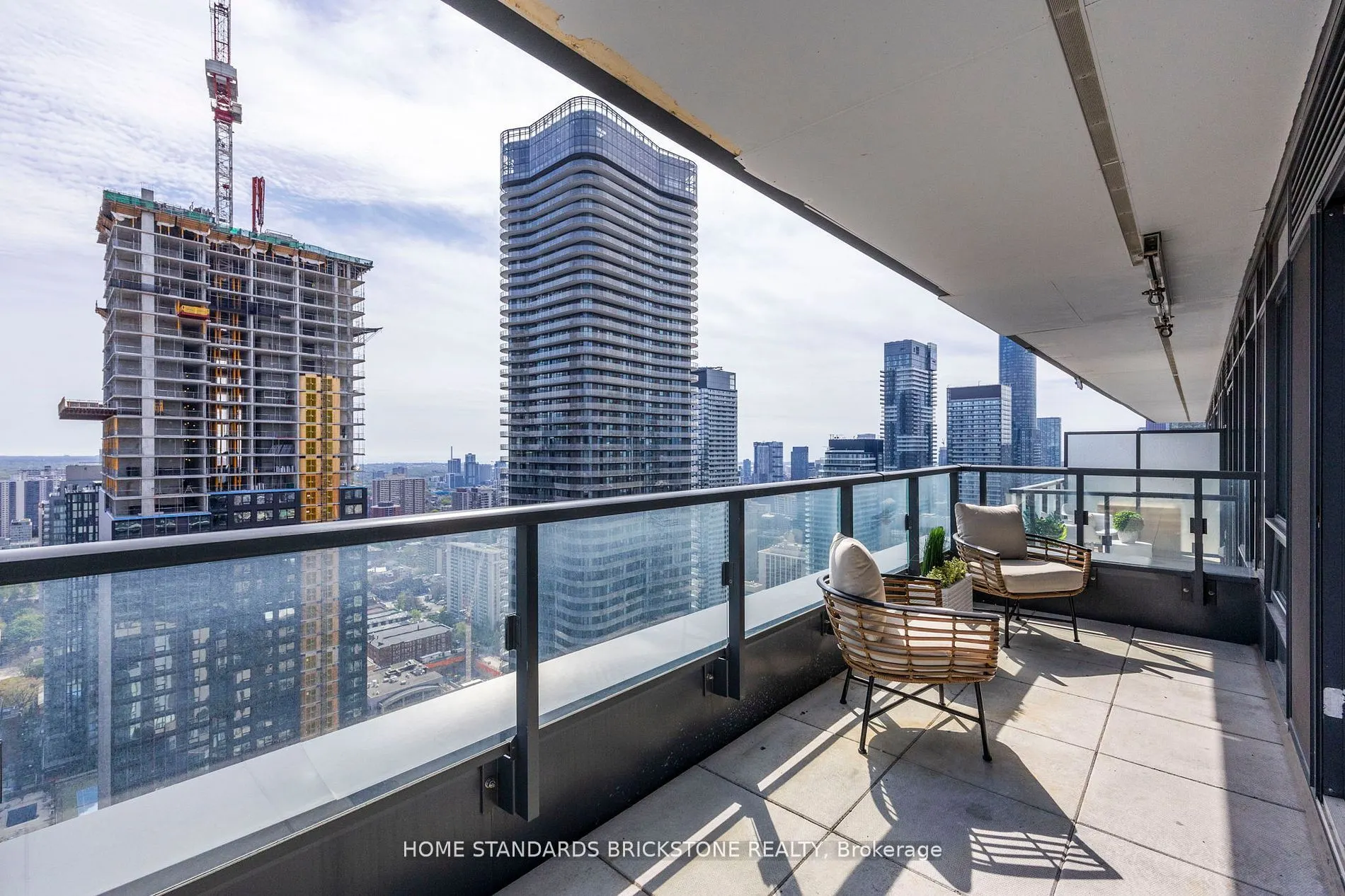 955 Bay Street #3907